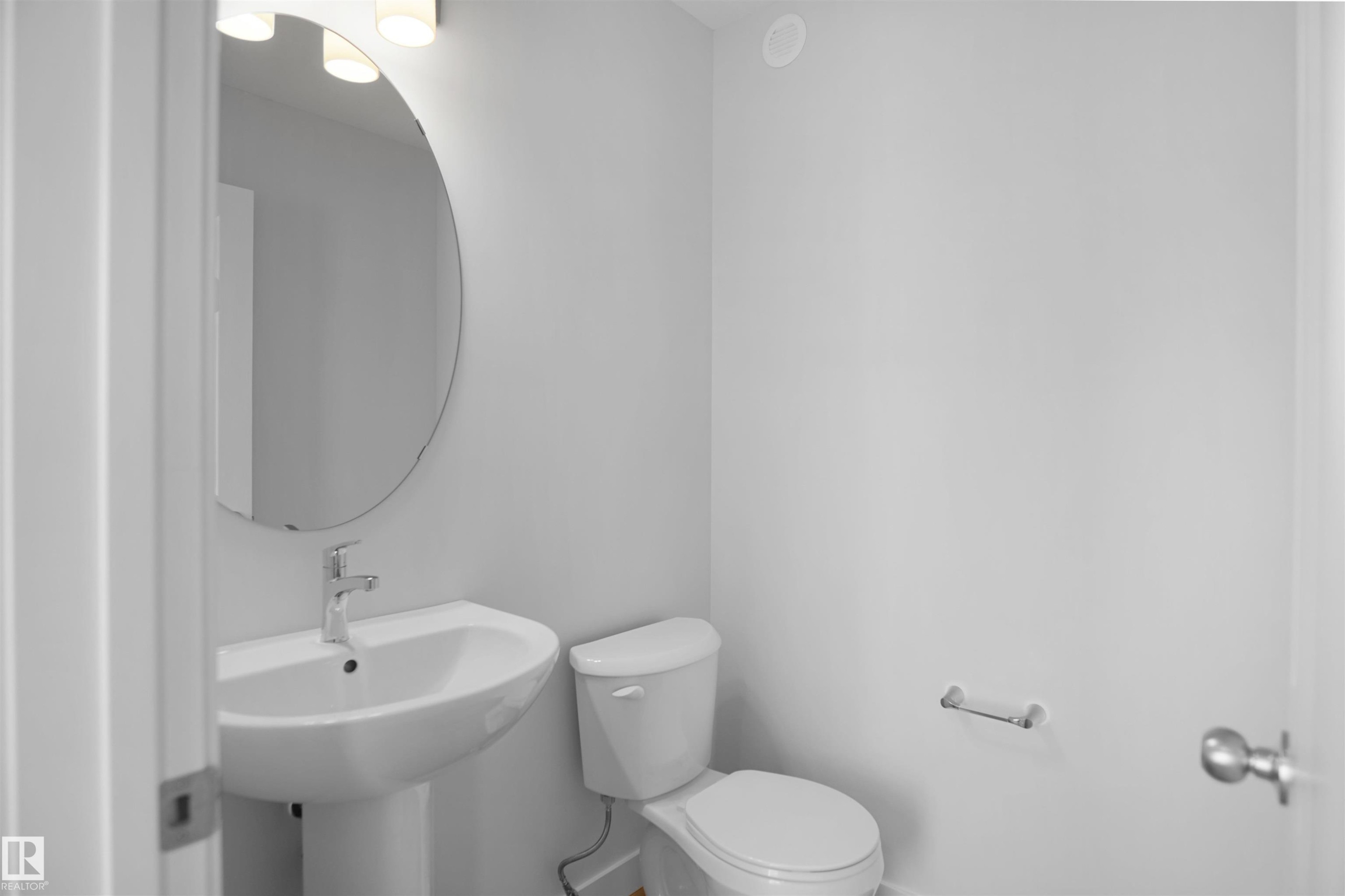 20847 16 Avenue Nw, Edmonton, AB - Indoor Photo Showing Bathroom
