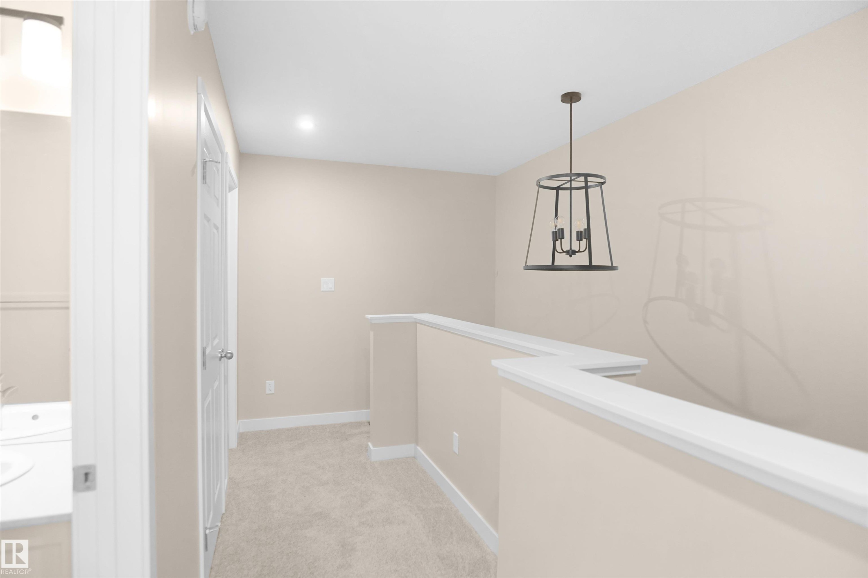 508 176 Avenue Ne, Edmonton, AB - Indoor Photo Showing Other Room