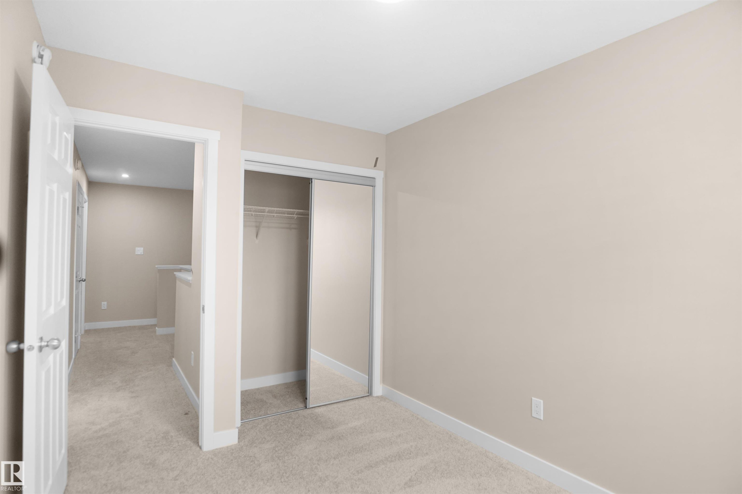 508 176 Avenue Ne, Edmonton, AB - Indoor Photo Showing Other Room