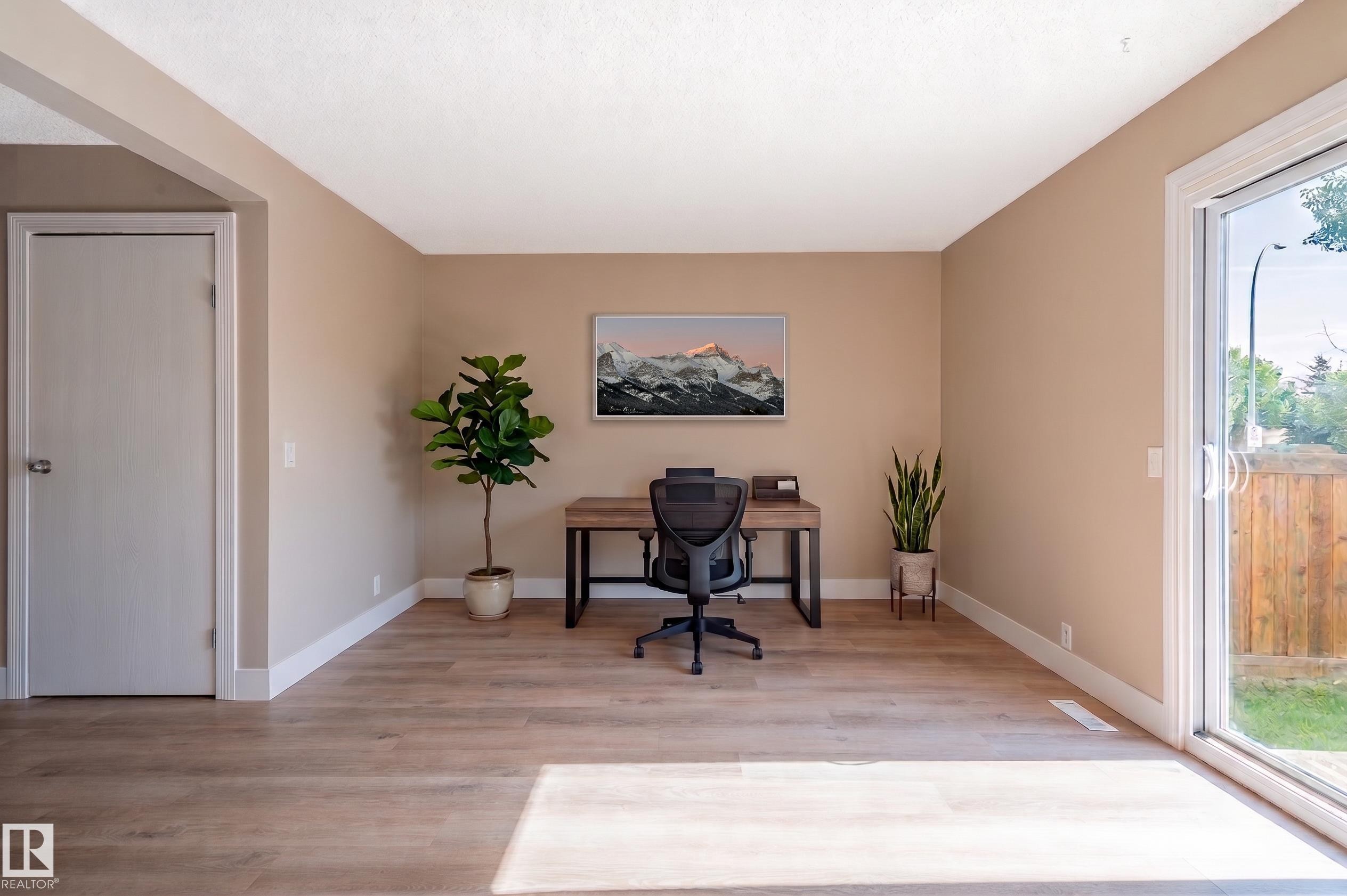 #34 14511 52 St Nw, Edmonton, AB - Indoor Photo Showing Other Room