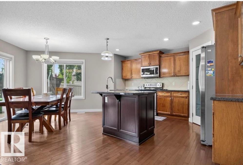 6811 19 Avenue Sw, Edmonton, AB - Indoor