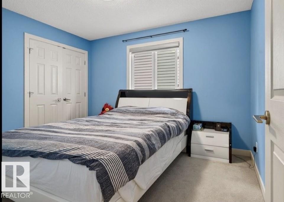 6811 19 Avenue Sw, Edmonton, AB - Indoor Photo Showing Bedroom