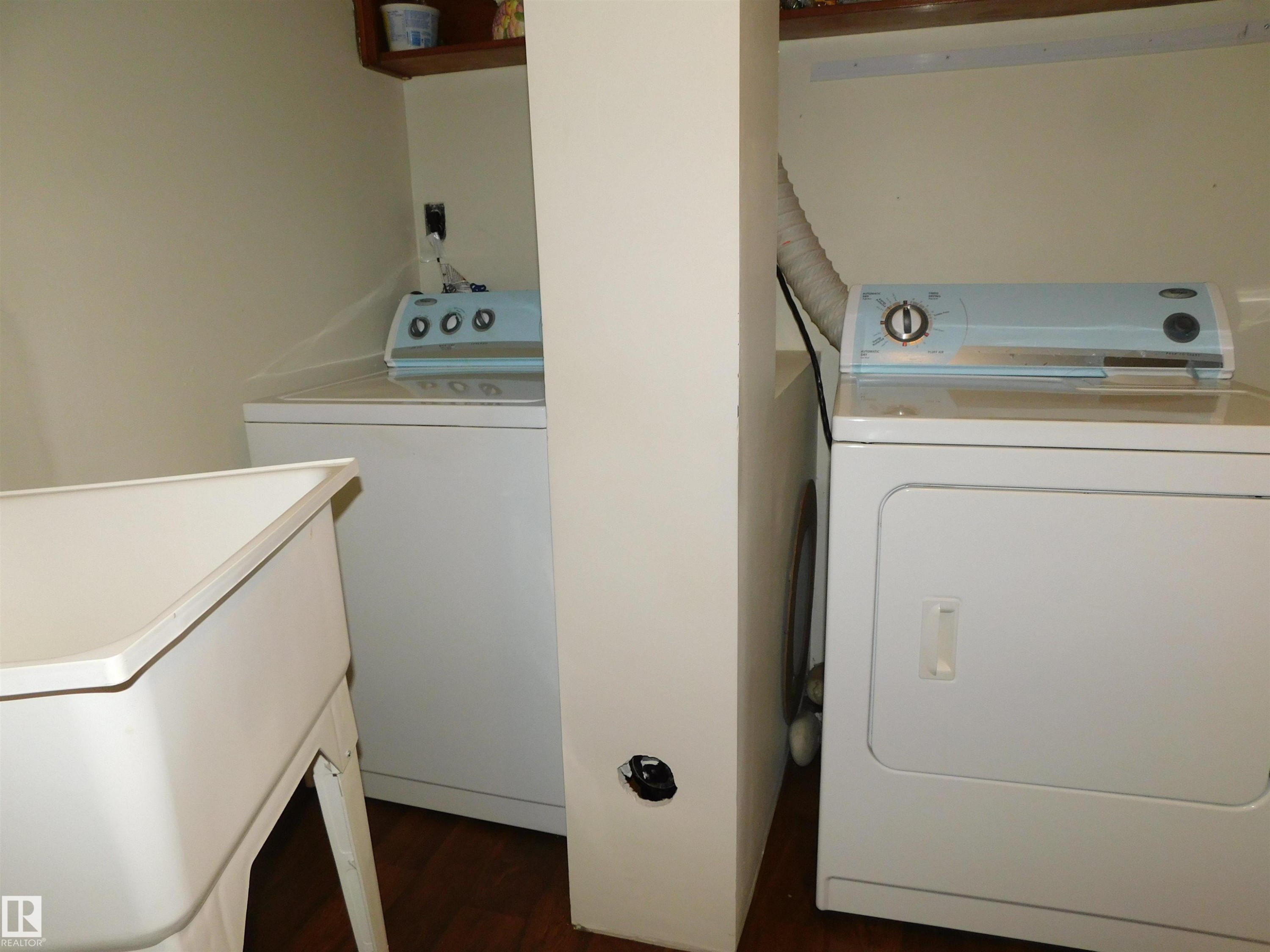 213 Habitat Crescent Nw, Edmonton, AB - Indoor Photo Showing Laundry Room