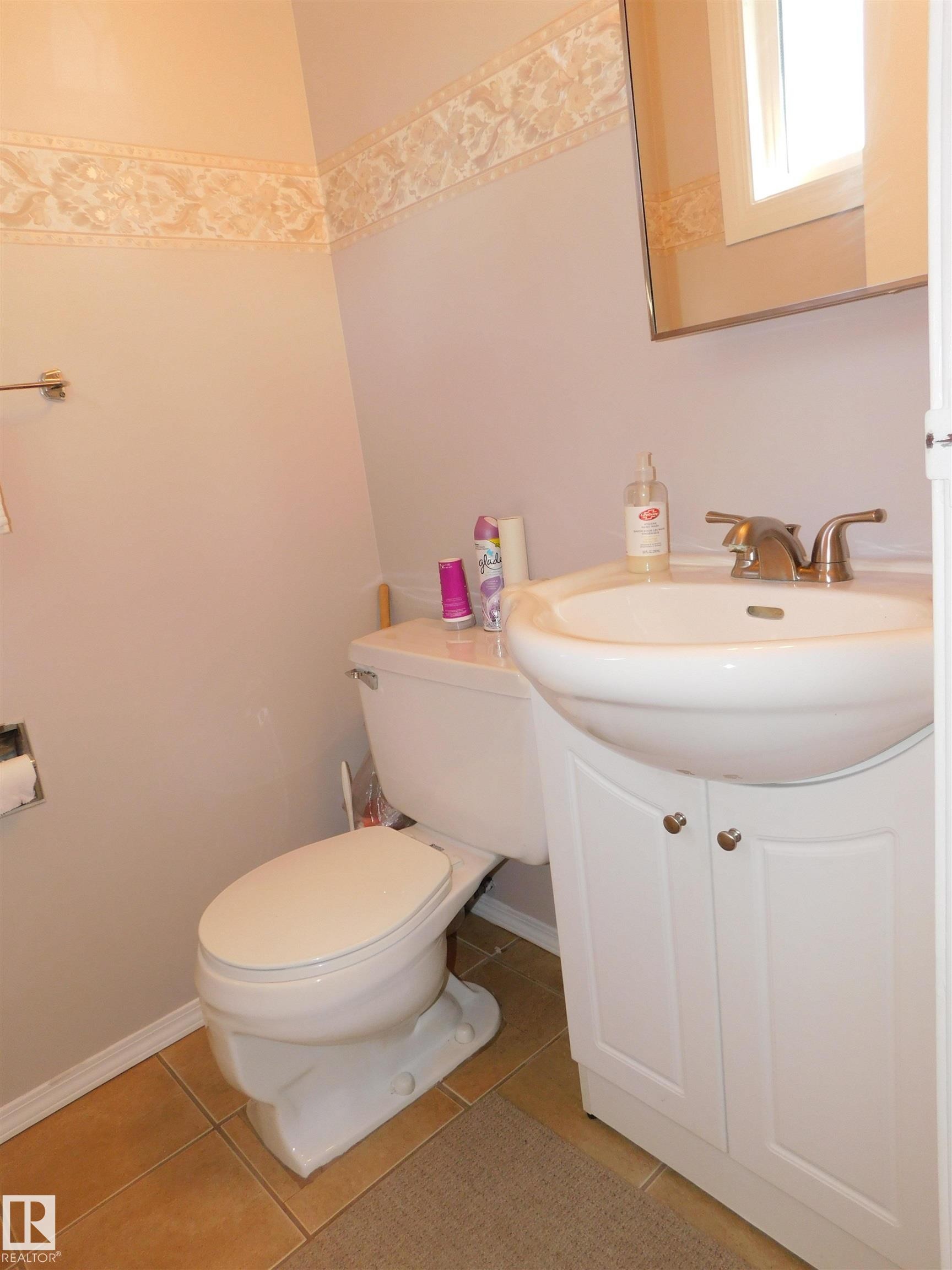 213 Habitat Crescent Nw, Edmonton, AB - Indoor Photo Showing Bathroom