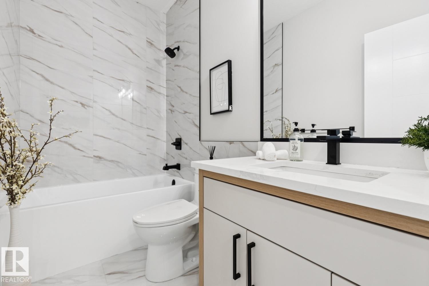 490 Robinson Boulevard, Leduc, AB - Indoor Photo Showing Bathroom