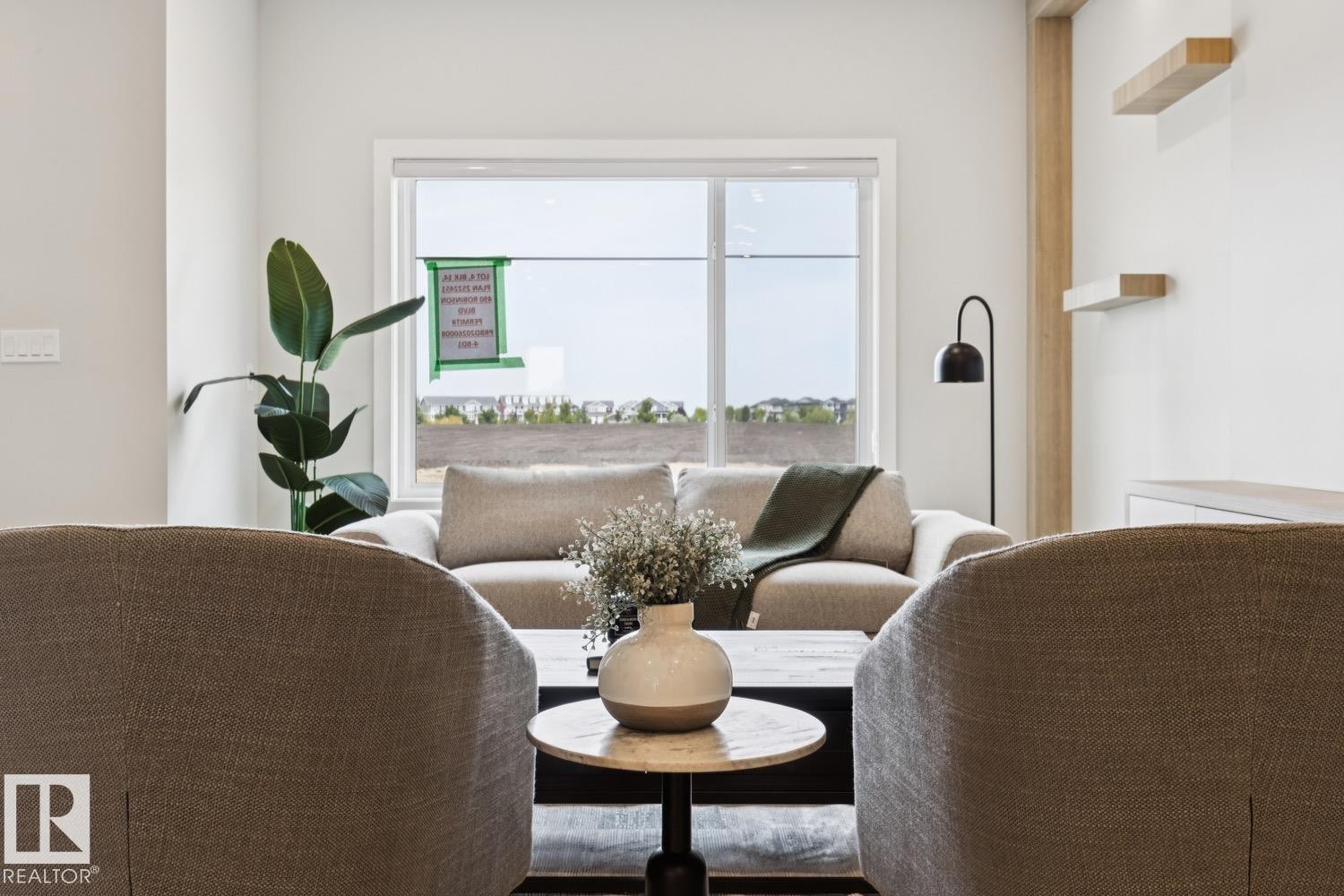 490 Robinson Boulevard, Leduc, AB - Indoor Photo Showing Living Room