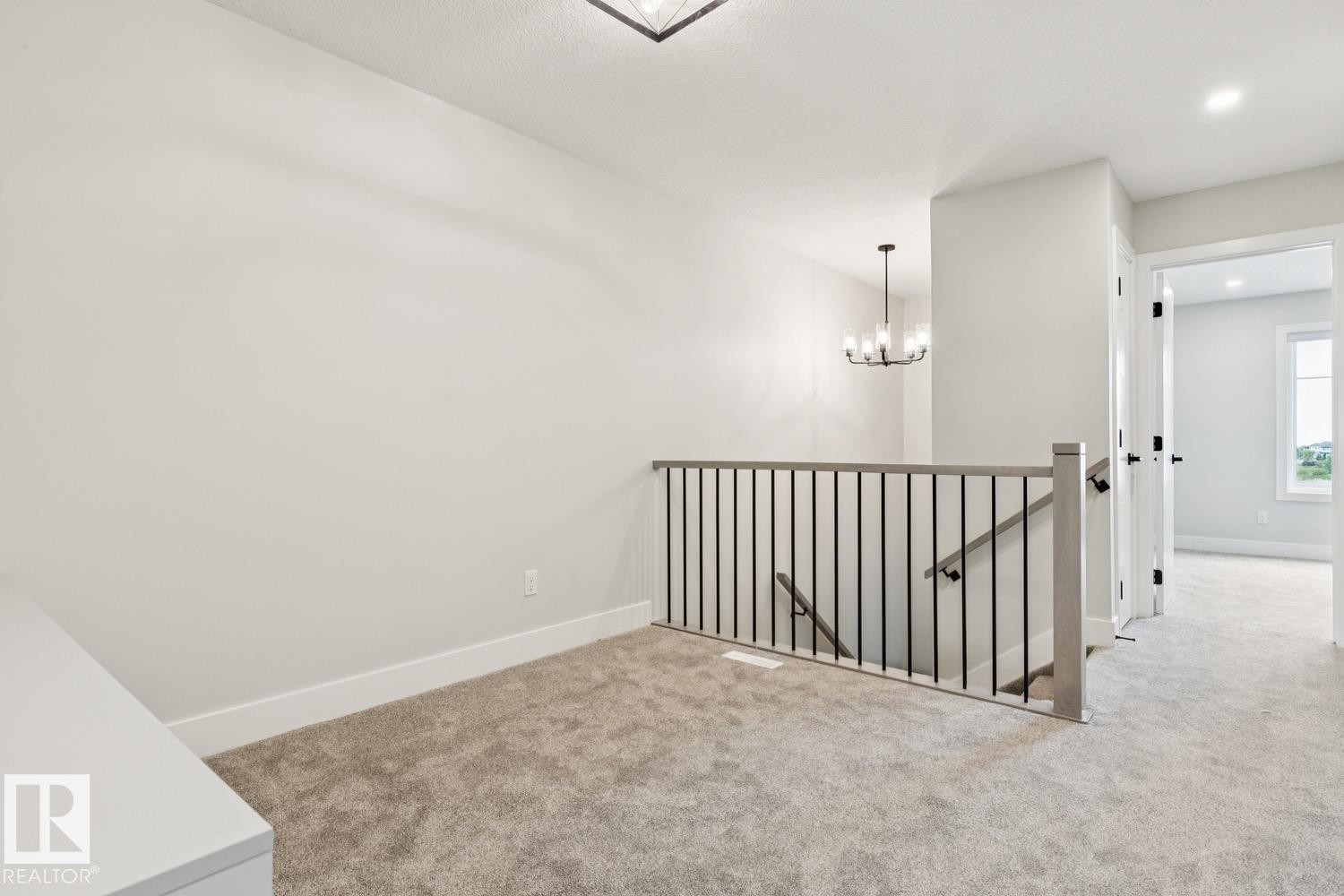 492 Robinson Boulevard, Leduc, AB - Indoor Photo Showing Other Room