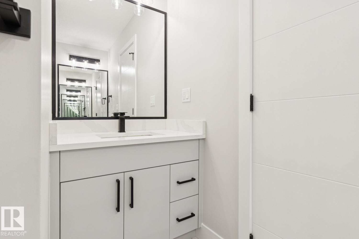 492 Robinson Boulevard, Leduc, AB - Indoor Photo Showing Bathroom