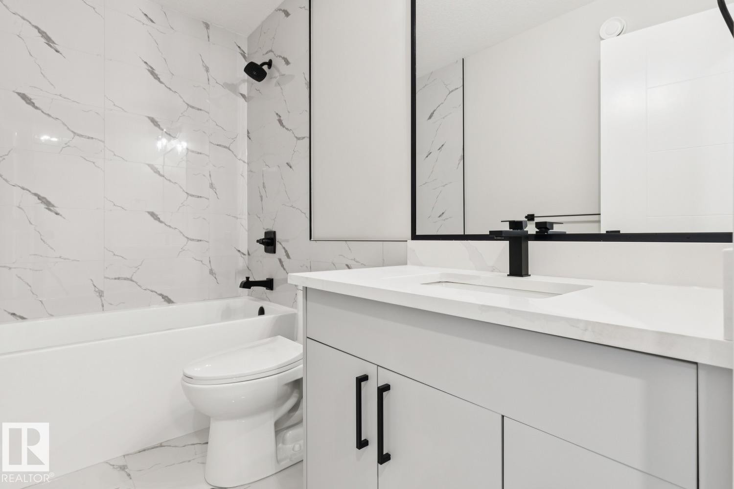 492 Robinson Boulevard, Leduc, AB - Indoor Photo Showing Bathroom