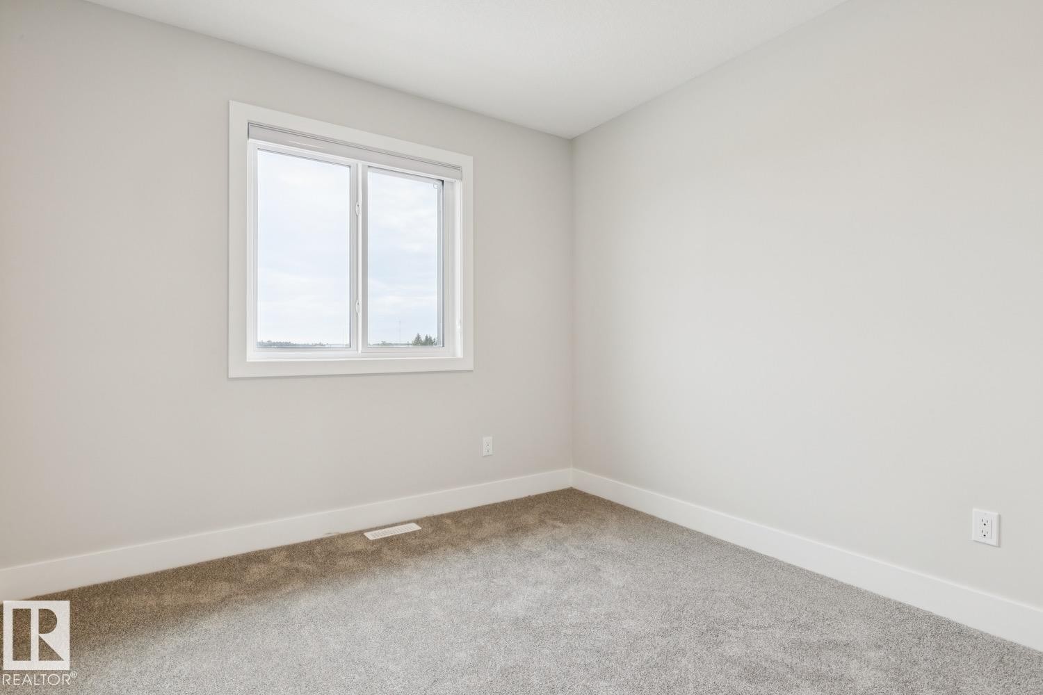 492 Robinson Boulevard, Leduc, AB - Indoor Photo Showing Other Room