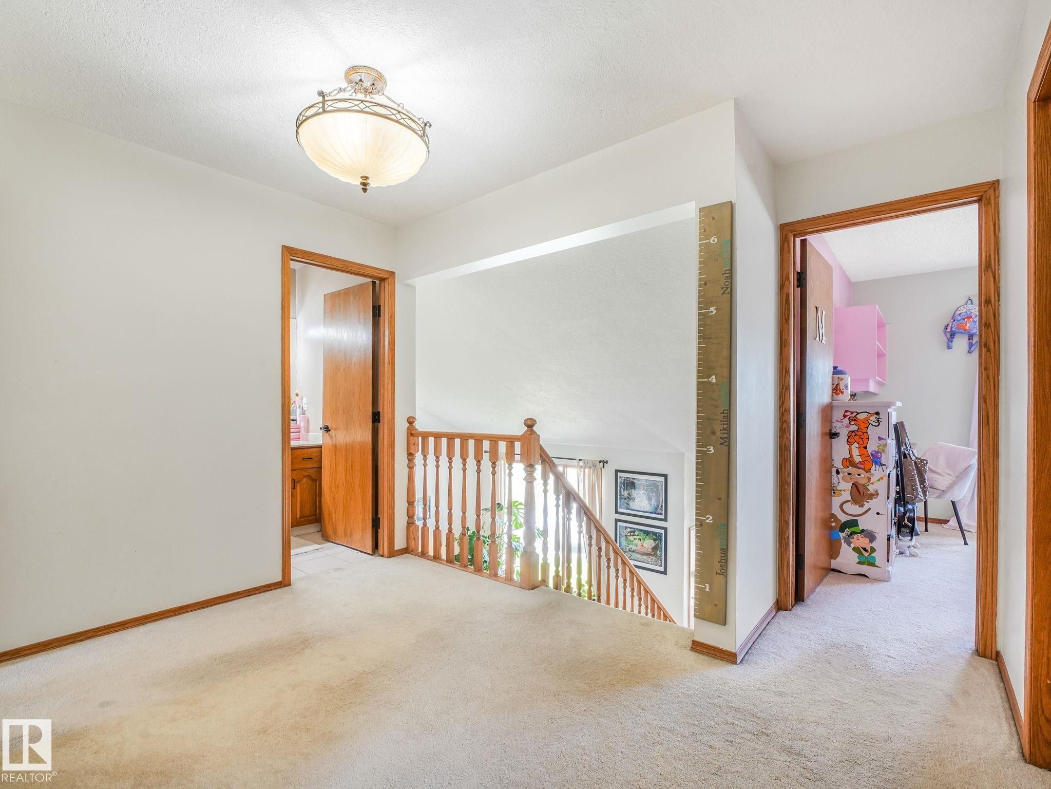2824 37 Street Nw, Edmonton, AB - Indoor Photo Showing Other Room