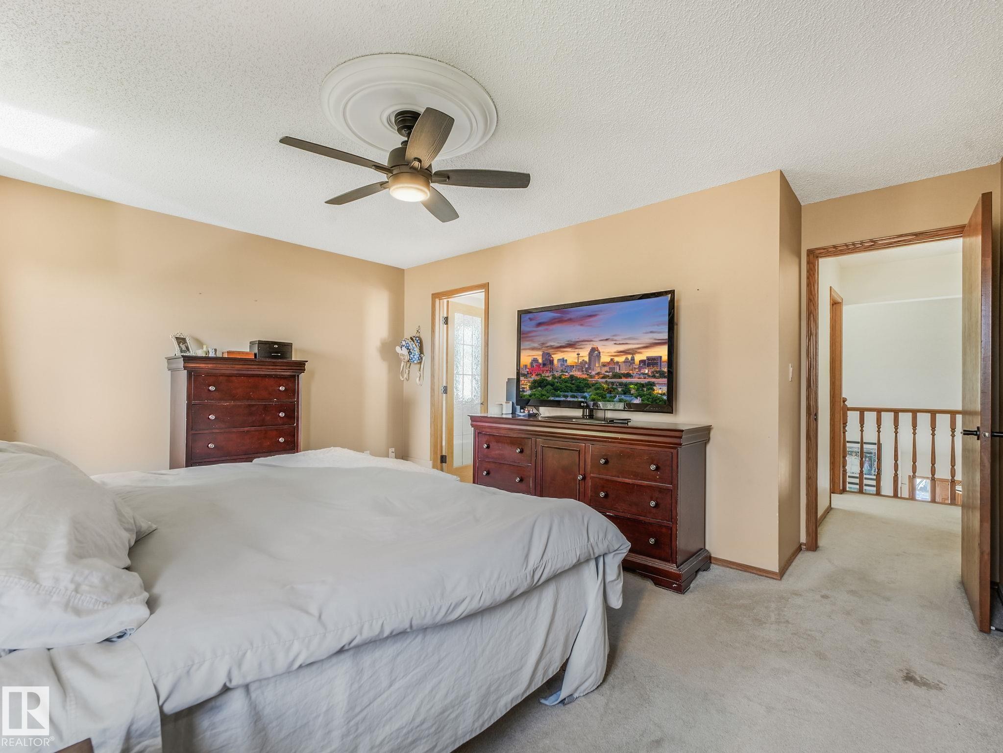 2824 37 Street Nw, Edmonton, AB - Indoor Photo Showing Bedroom