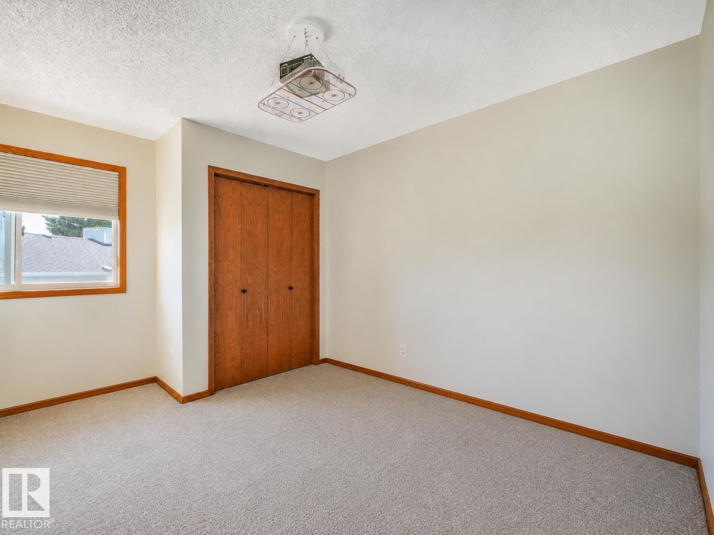 2824 37 Street Nw, Edmonton, AB - Indoor Photo Showing Other Room
