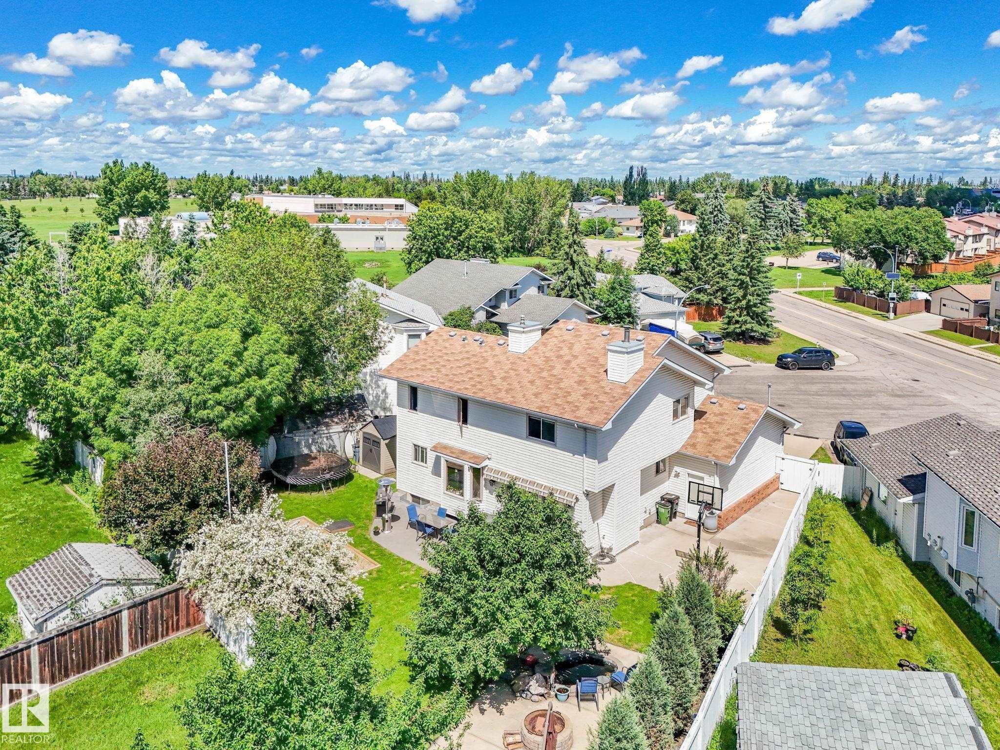 2824 37 Street Nw, Edmonton, AB - Outdoor With View