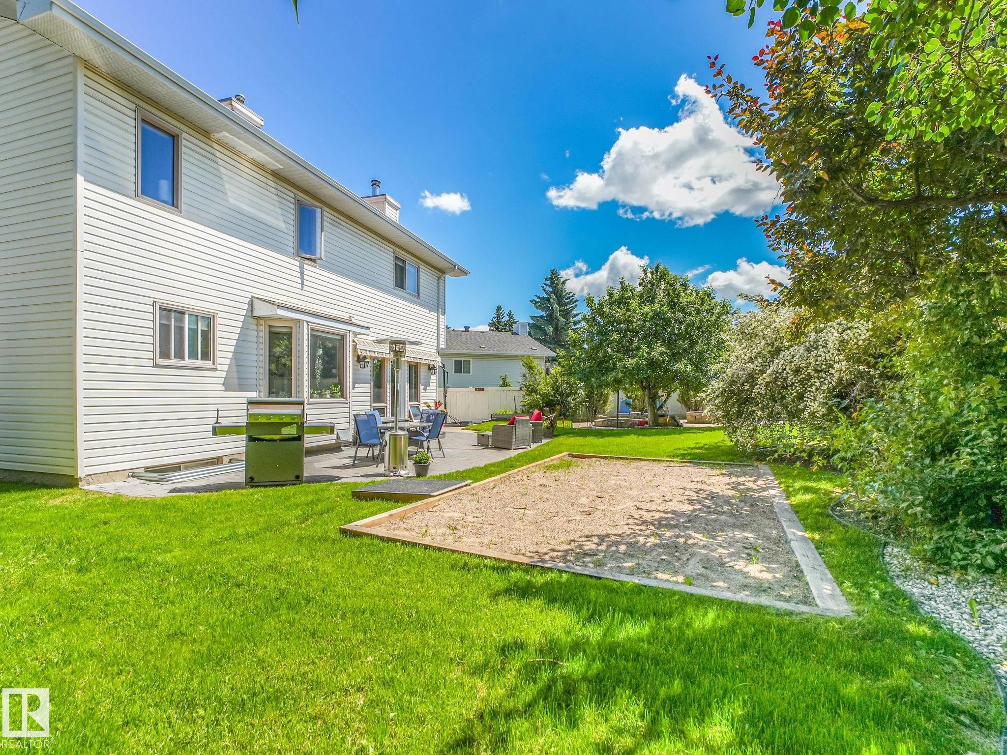 2824 37 Street Nw, Edmonton, AB - Outdoor