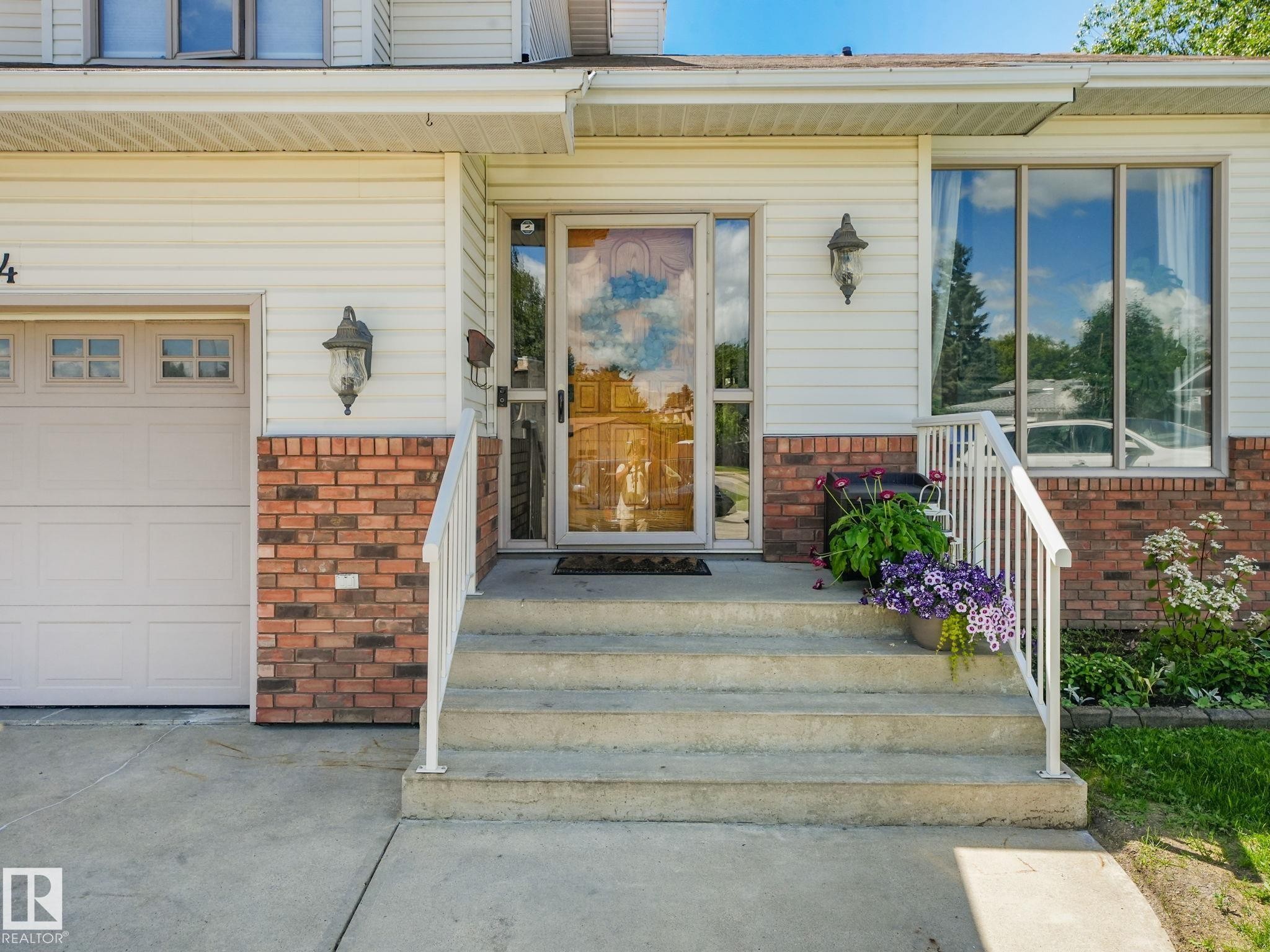 2824 37 Street Nw, Edmonton, AB - Outdoor With Exterior