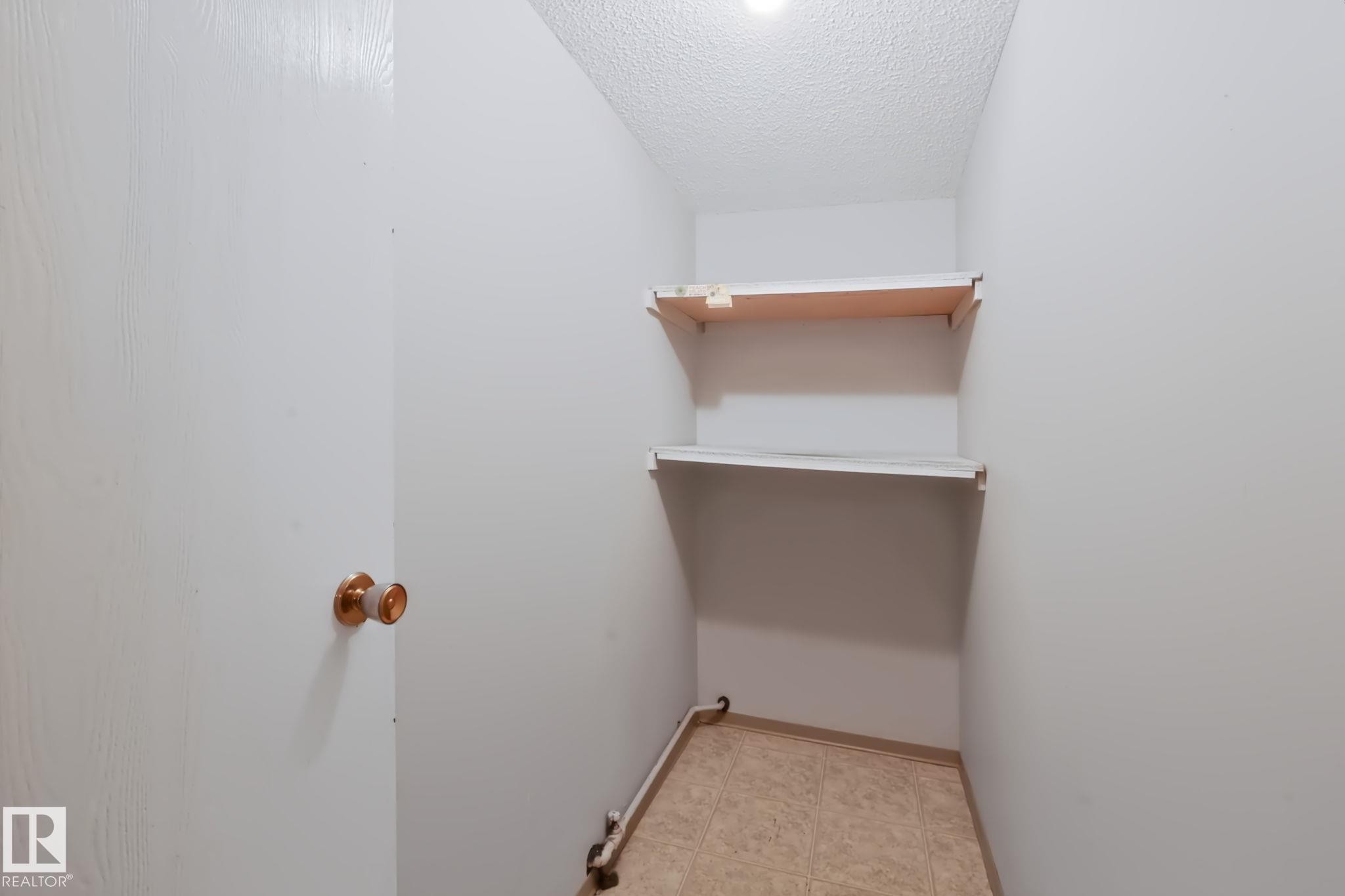#101 10842 107 St Nw, Edmonton, AB - Indoor With Storage