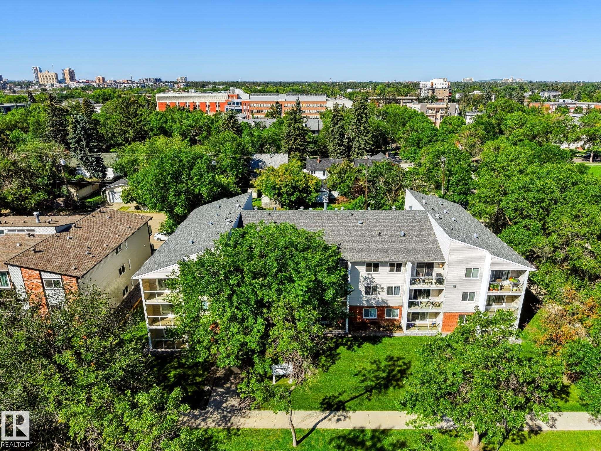#101 10842 107 St Nw, Edmonton, AB - Outdoor