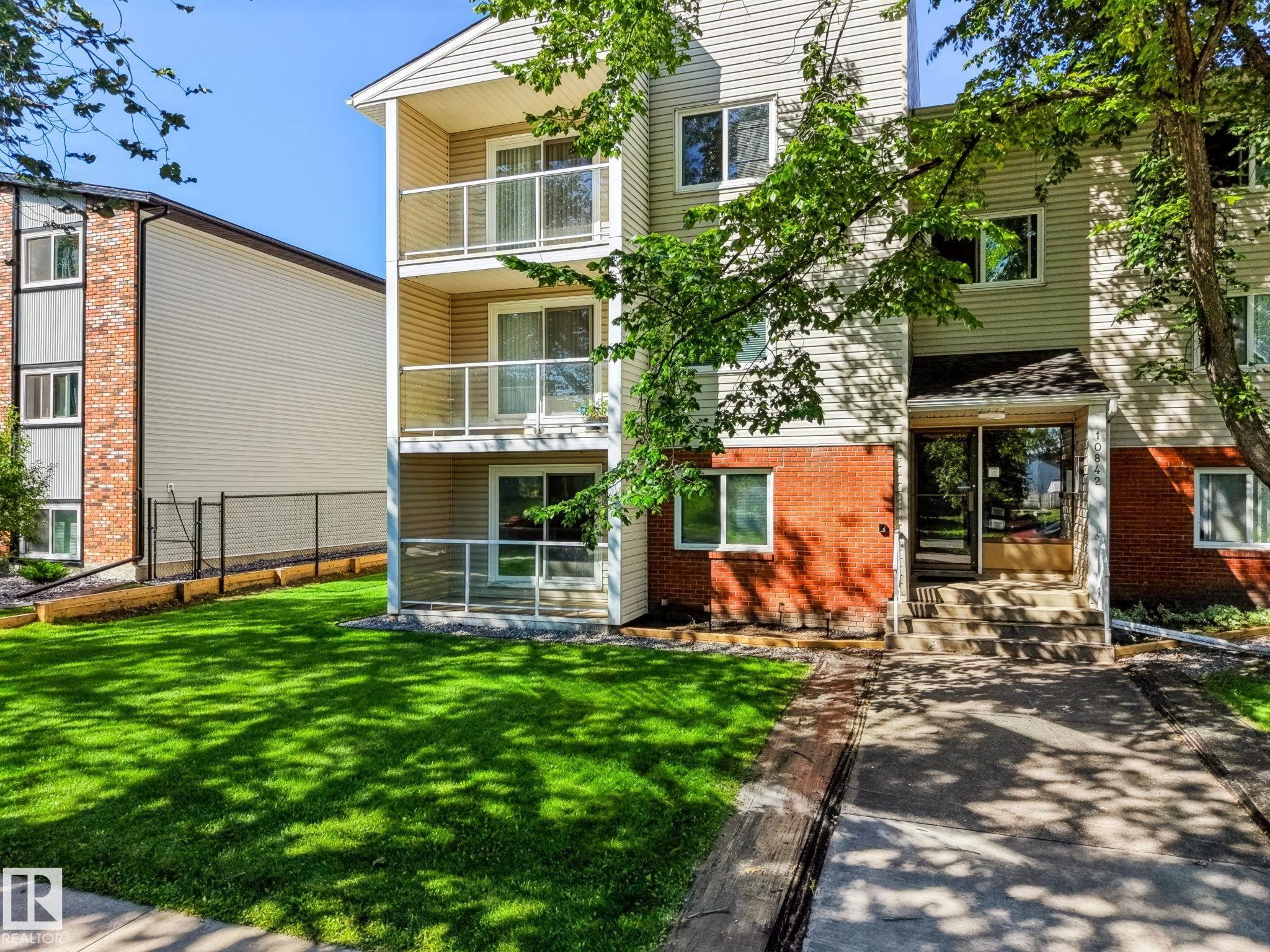 #101 10842 107 St Nw, Edmonton, AB - Outdoor