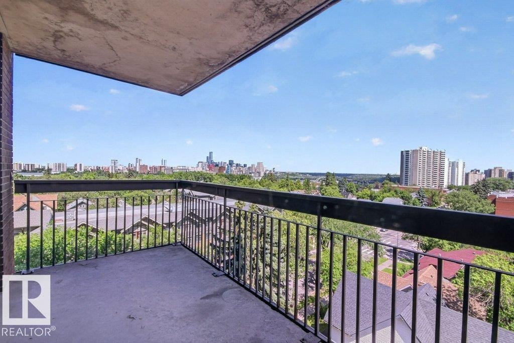 With view of downtown skyline. - #804 11027 87 Av Nw, Edmonton, AB - Outdoor With Balcony With Exterior