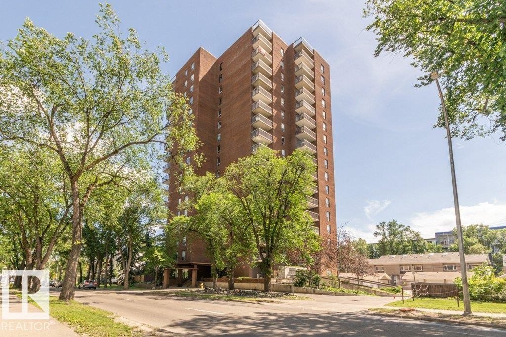 #804 11027 87 Av Nw, Edmonton, AB - Outdoor