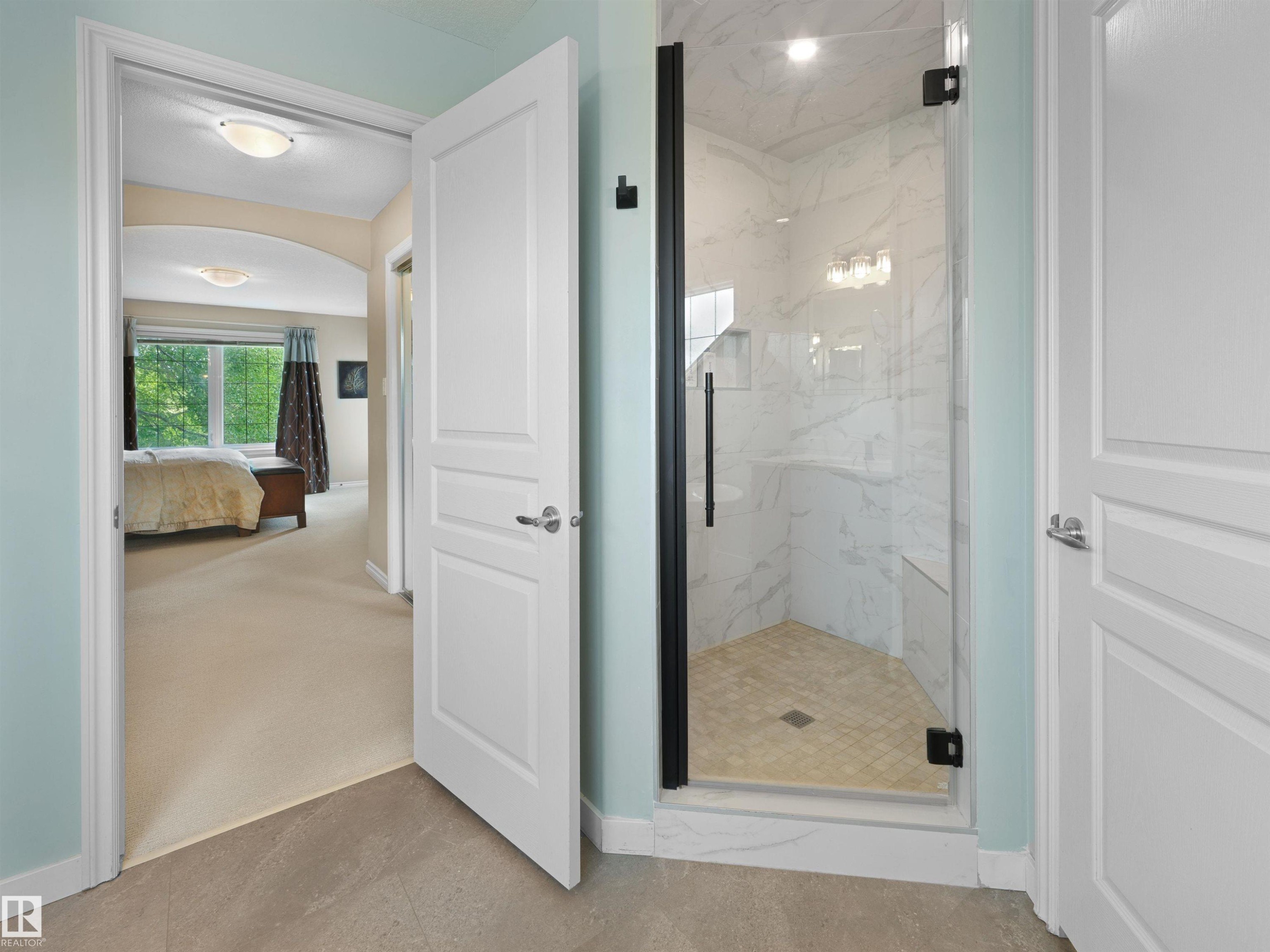 202 Saskatchewan Drive Nw, Edmonton, AB - Indoor Photo Showing Bathroom