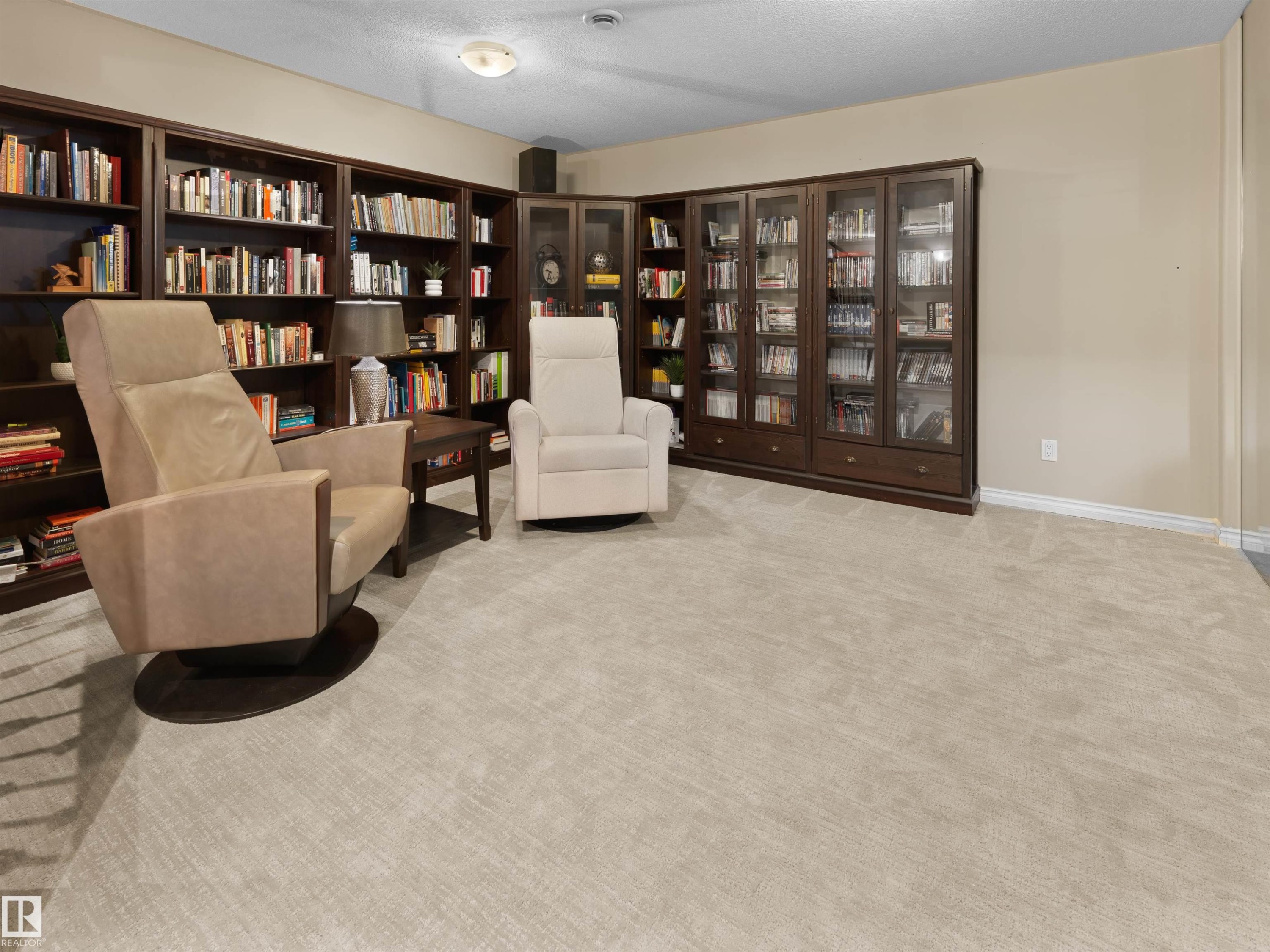202 Saskatchewan Drive Nw, Edmonton, AB - Indoor