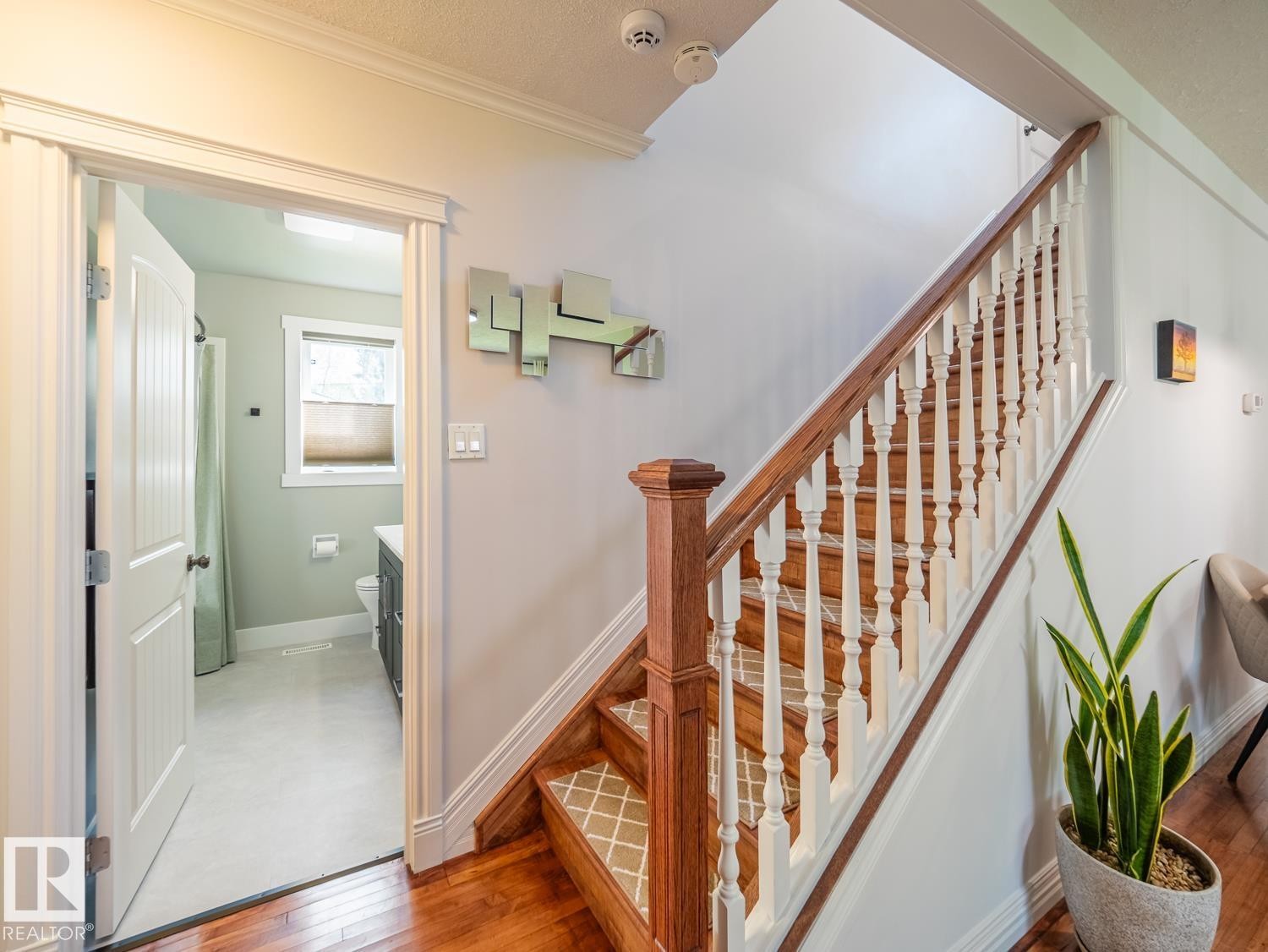 10511 68 Avenue Nw, Edmonton, AB - Indoor Photo Showing Other Room