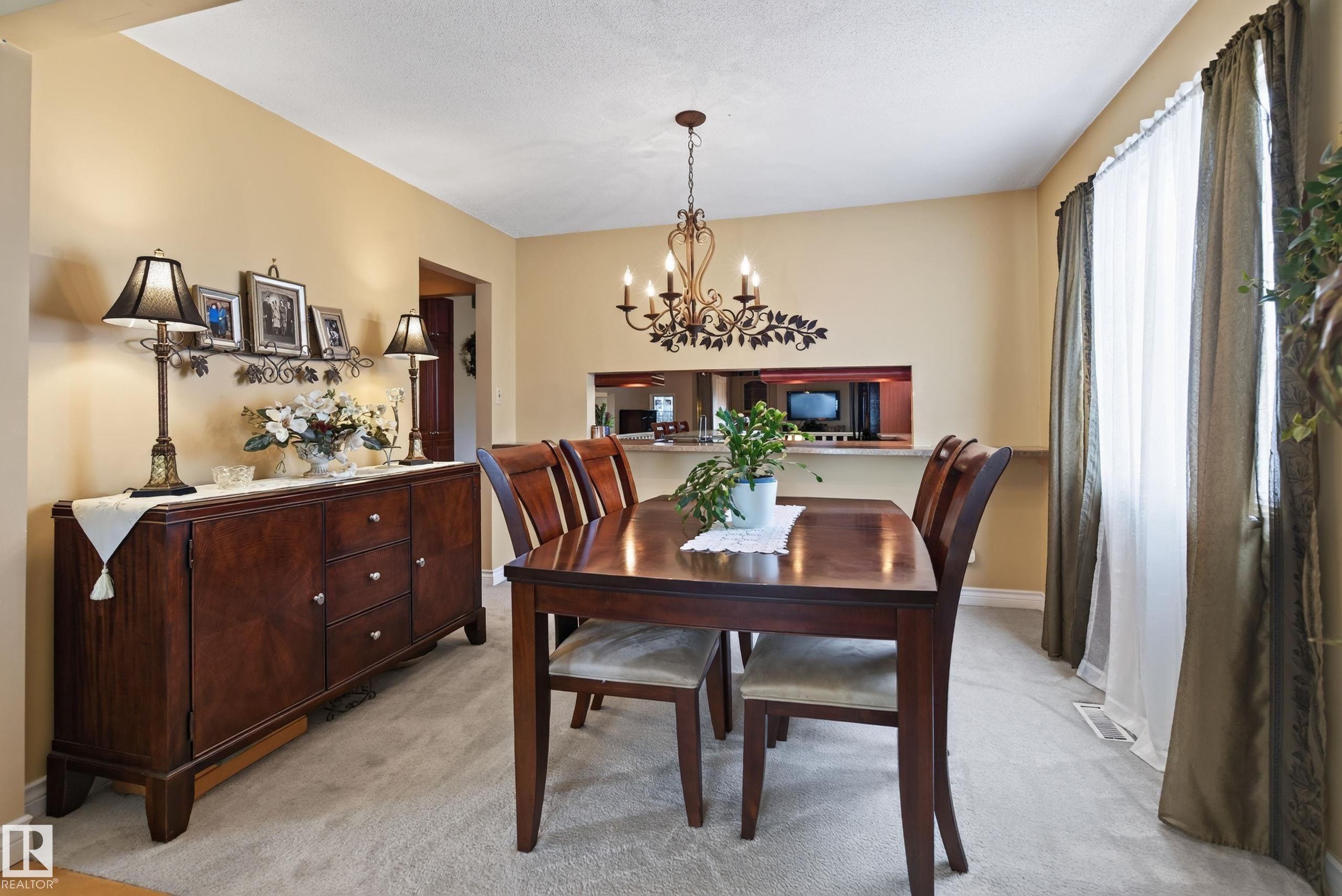 15 Linwood Crescent, St. Albert, AB - Indoor Photo Showing Dining Room