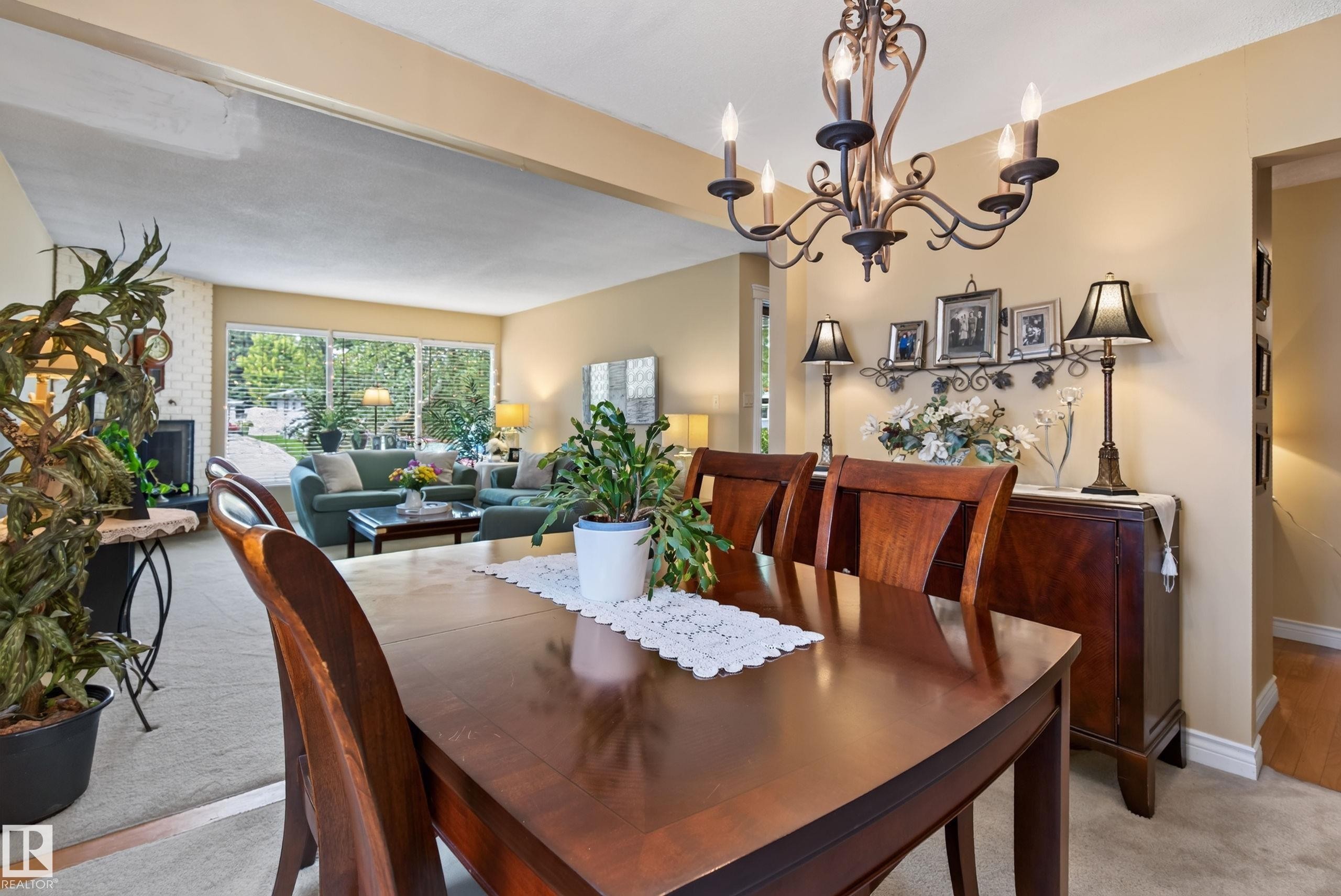 15 Linwood Crescent, St. Albert, AB - Indoor Photo Showing Dining Room