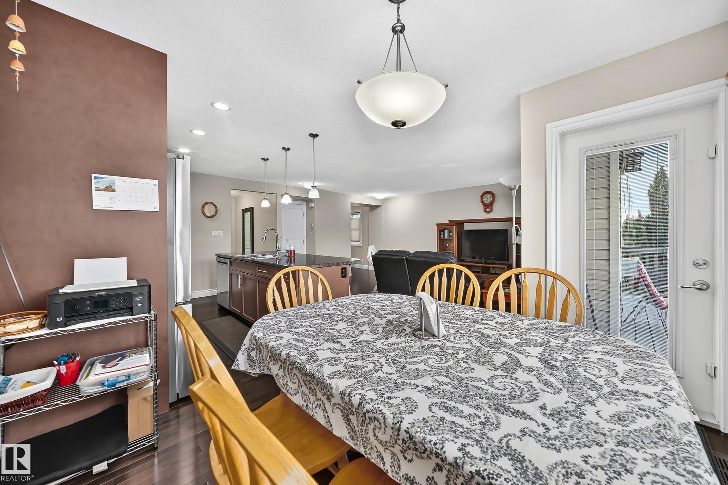 4904 214 Street Nw, Edmonton, AB