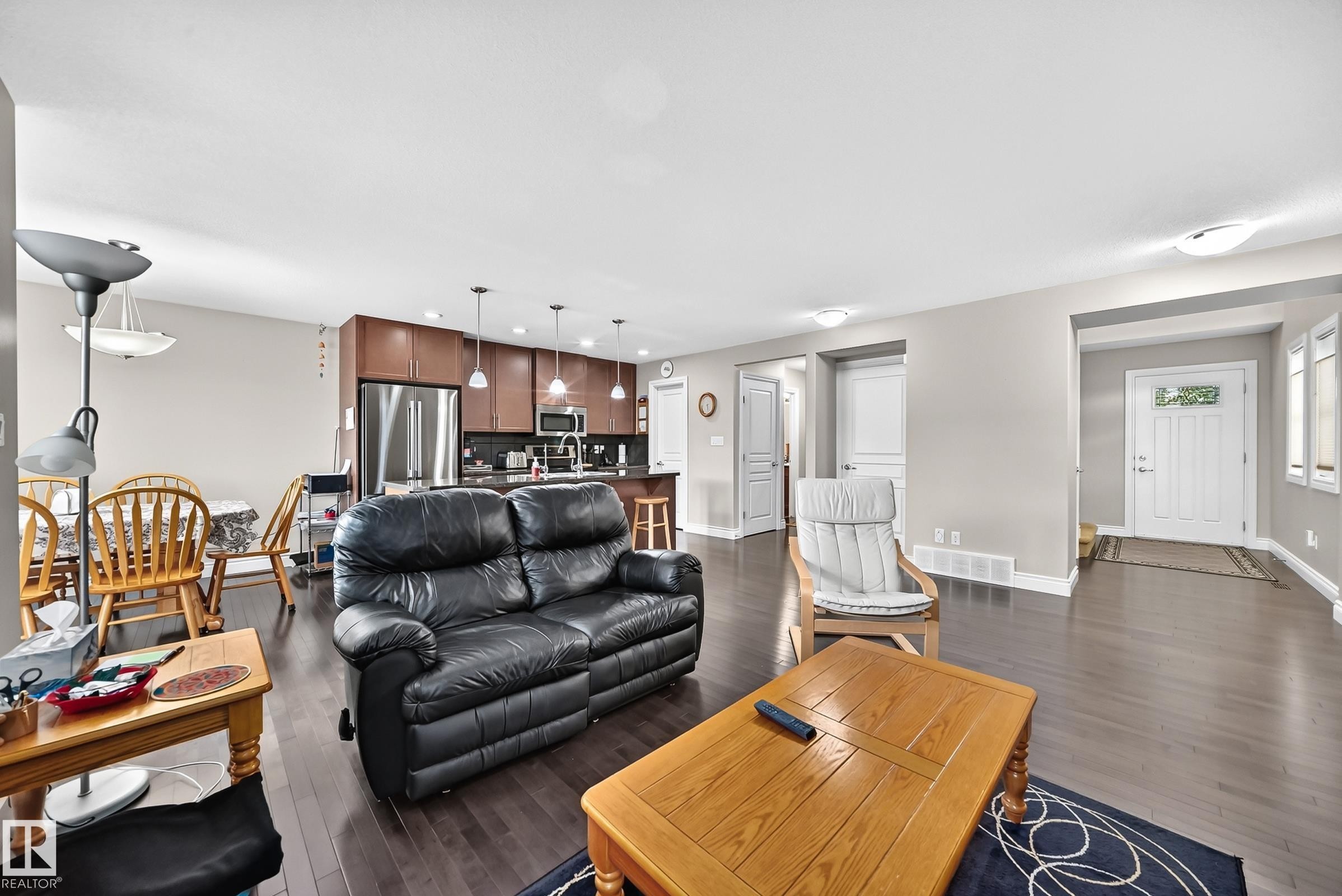 4904 214 Street Nw, Edmonton, AB