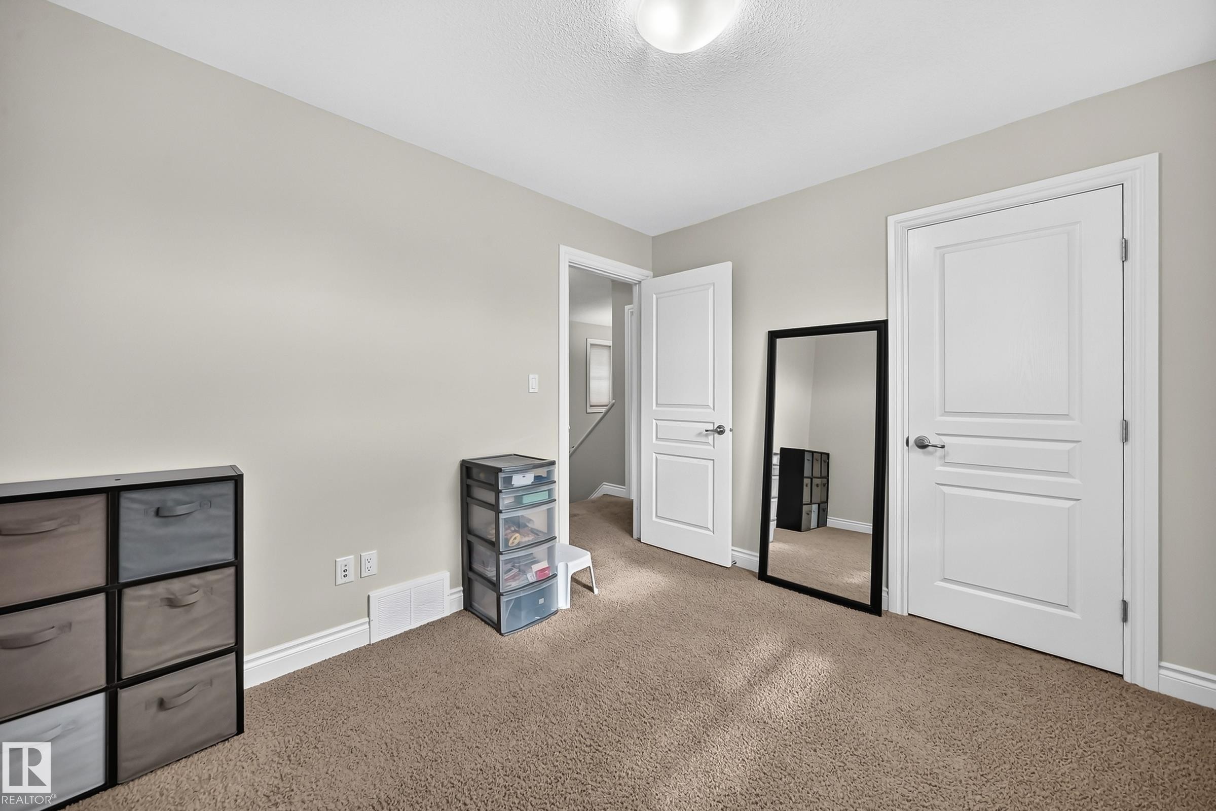 4904 214 Street Nw, Edmonton, AB