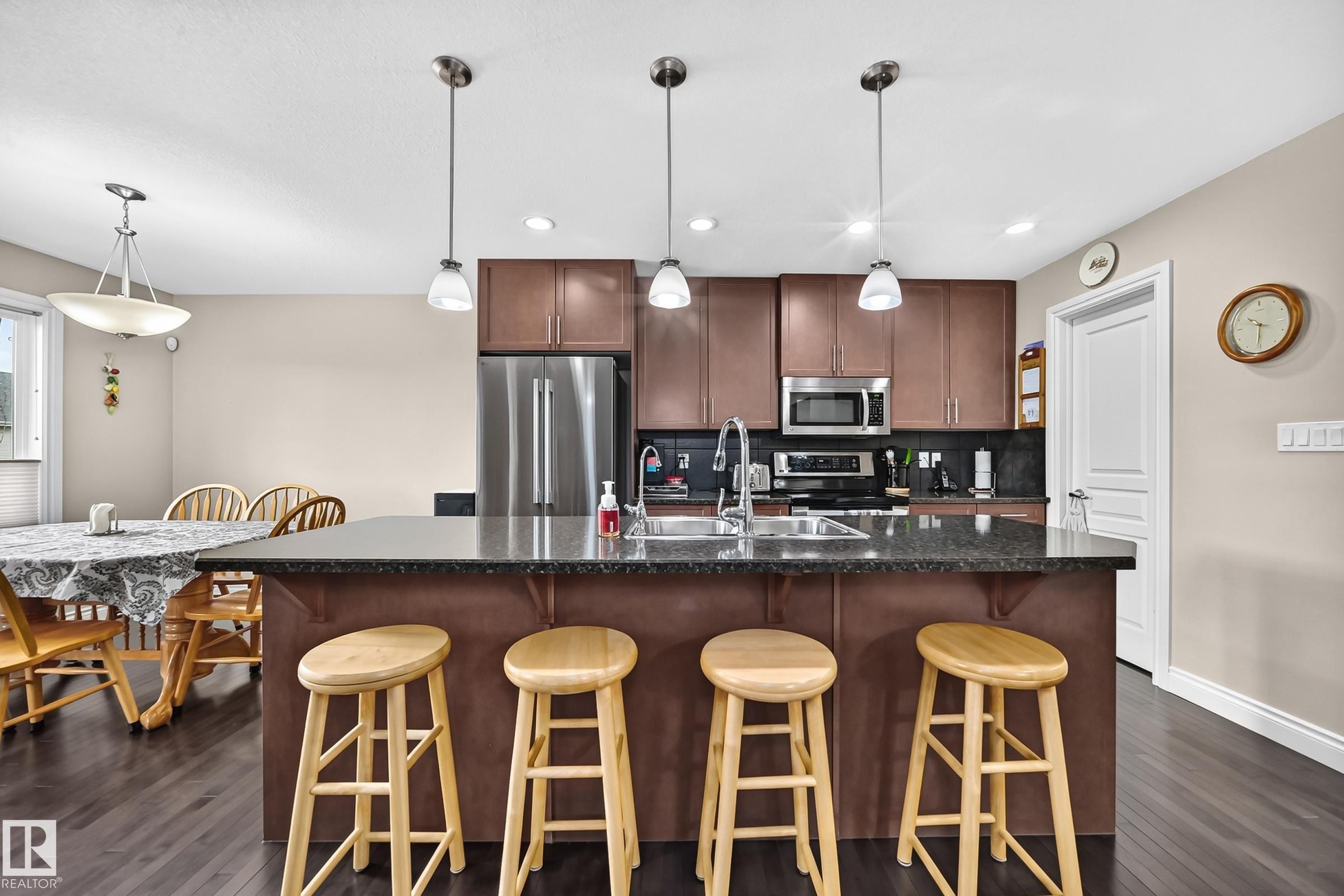 4904 214 Street Nw, Edmonton, AB