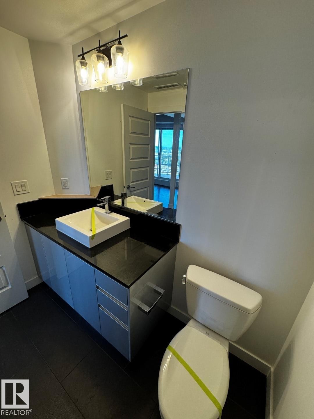 #1803 10388 105 St Nw, Edmonton, AB - Indoor Photo Showing Bathroom