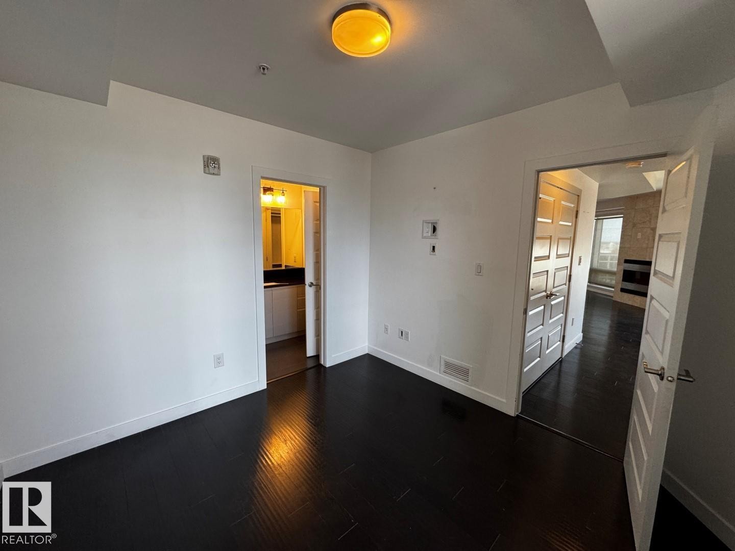 #1803 10388 105 St Nw, Edmonton, AB - Indoor Photo Showing Other Room