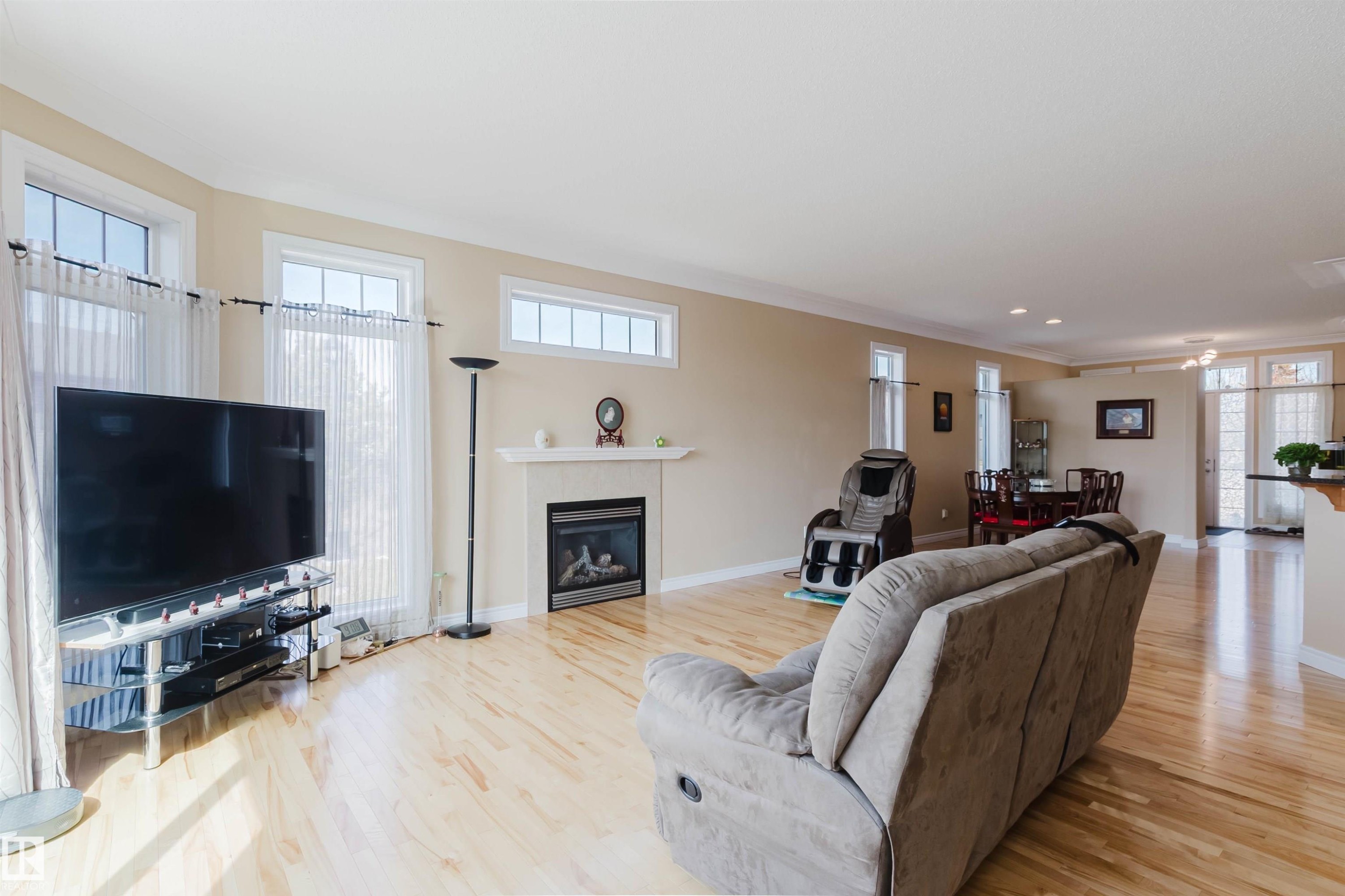 6604 Sandin Cove Nw, Edmonton, AB - Indoor Photo Showing Living Room With Fireplace