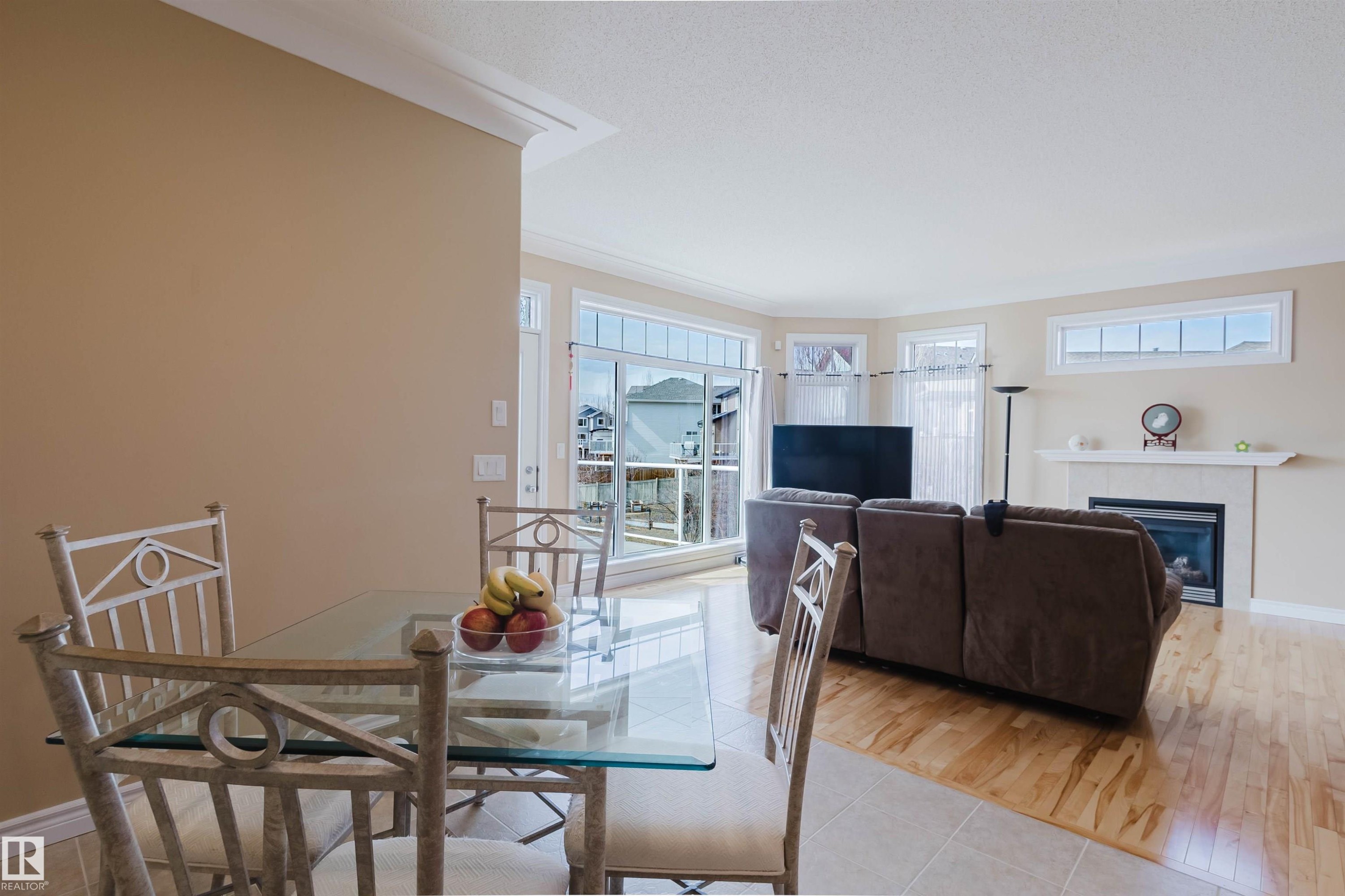 6604 Sandin Cove Nw, Edmonton, AB - Indoor