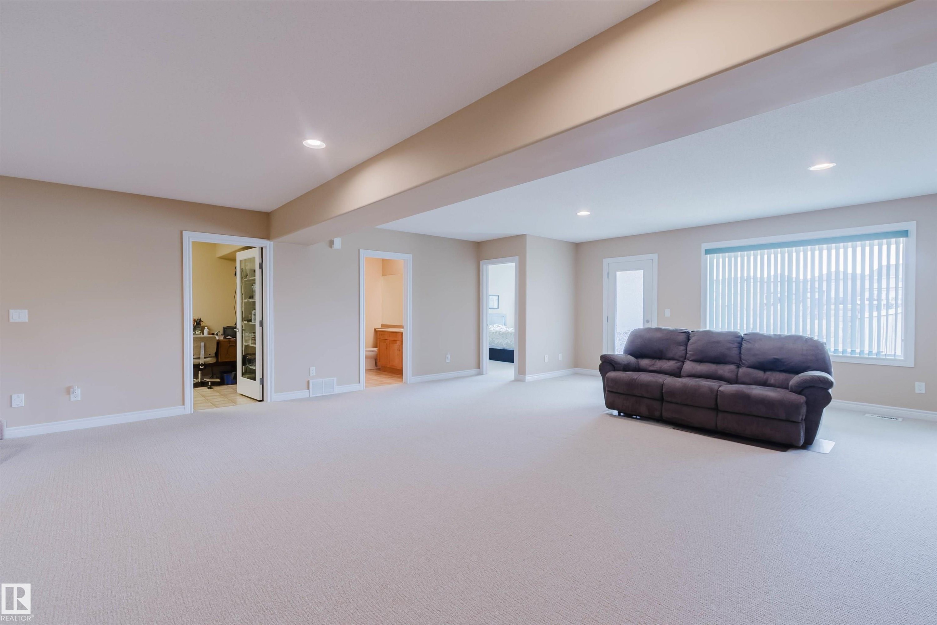 6604 Sandin Cove Nw, Edmonton, AB - Indoor