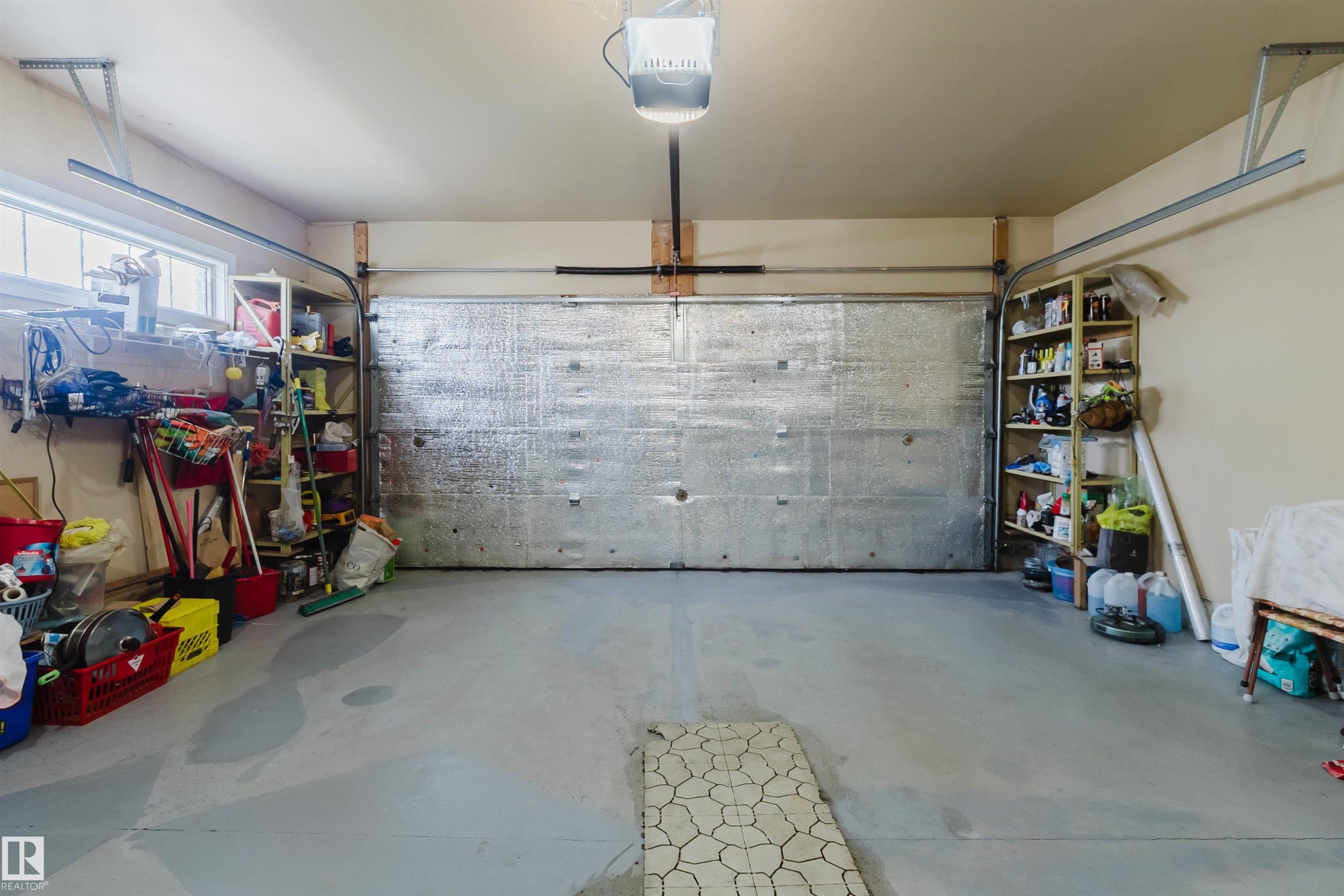 6604 Sandin Cove Nw, Edmonton, AB - Indoor Photo Showing Garage