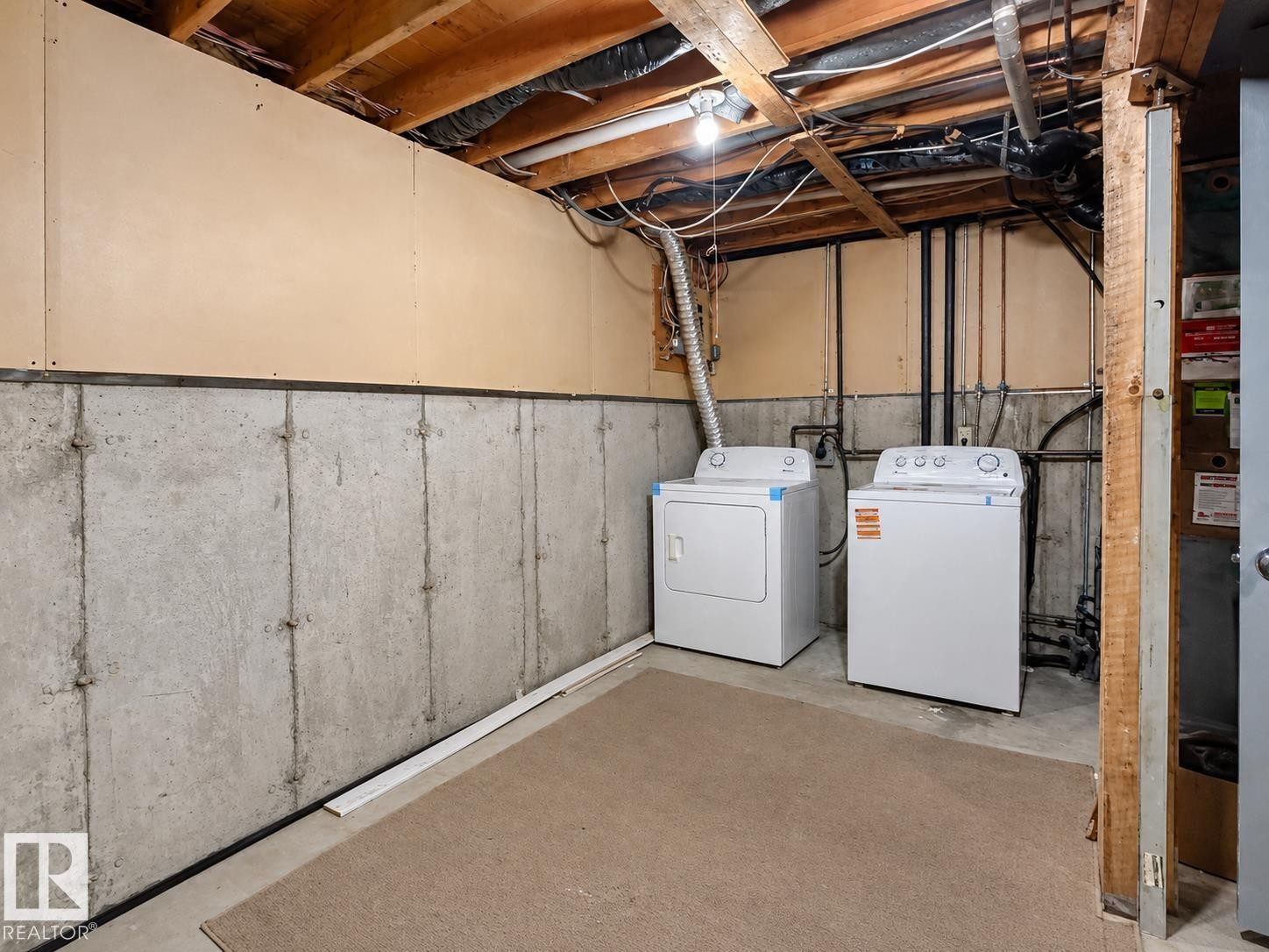 1704 37 Street Nw, Edmonton, AB - Indoor Photo Showing Laundry Room