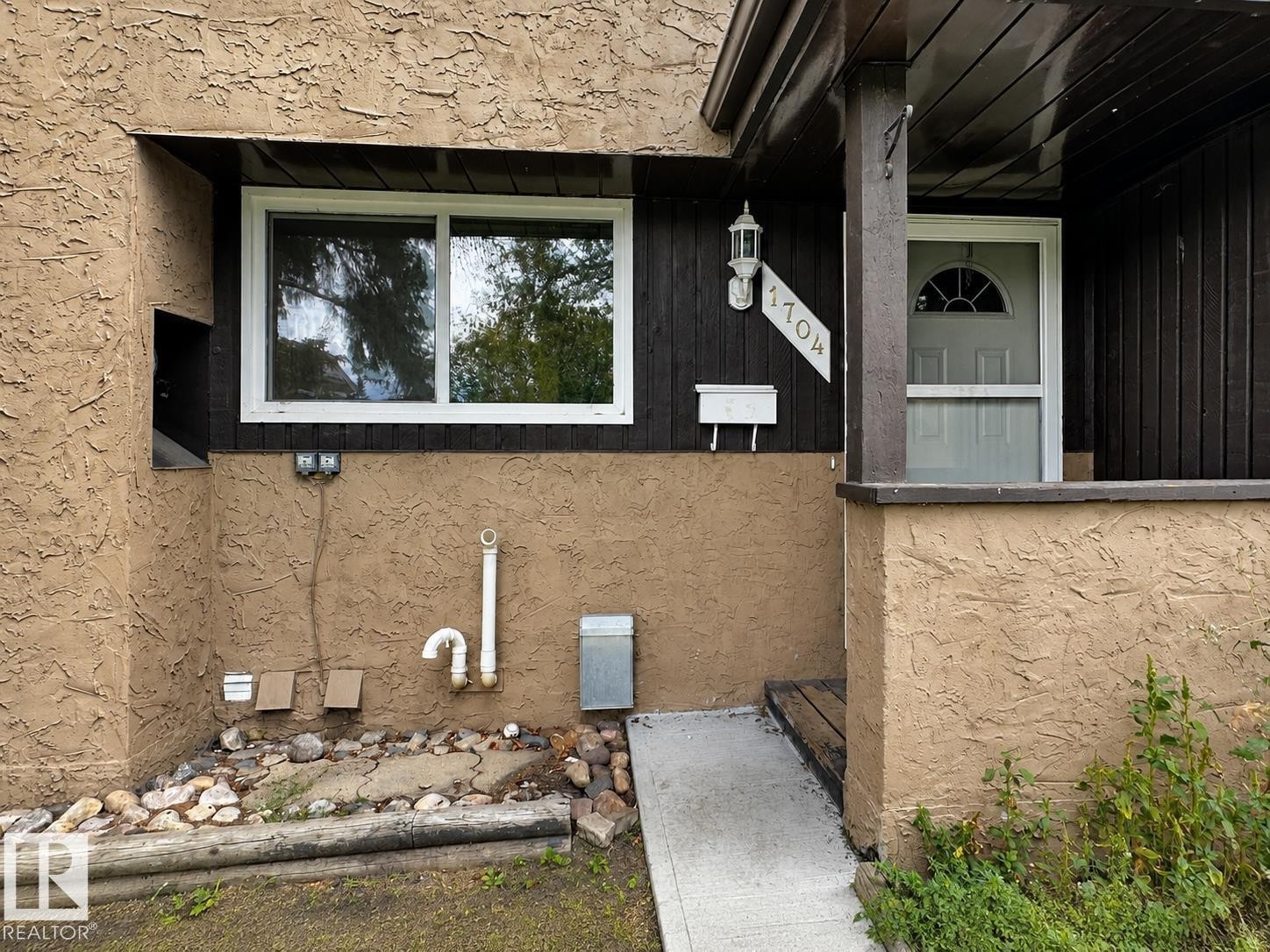 1704 37 Street Nw, Edmonton, AB - Outdoor