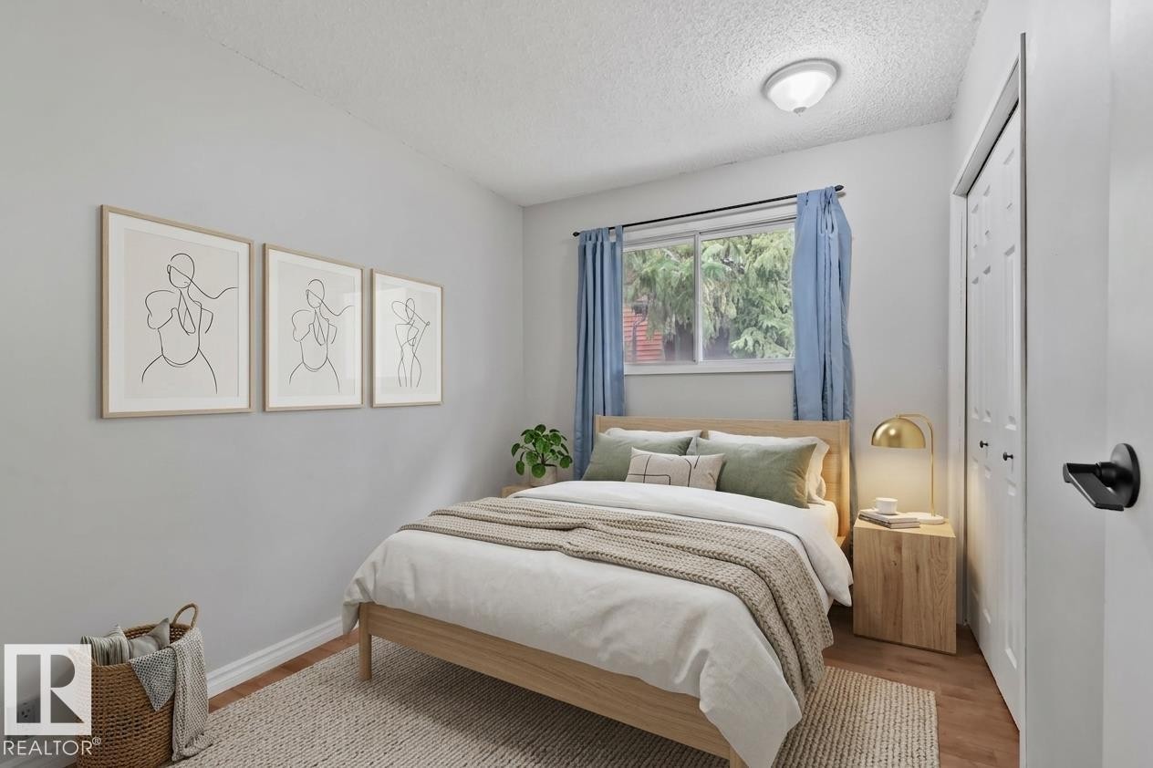 5111 40 Avenue Nw, Edmonton, AB - Indoor Photo Showing Bedroom