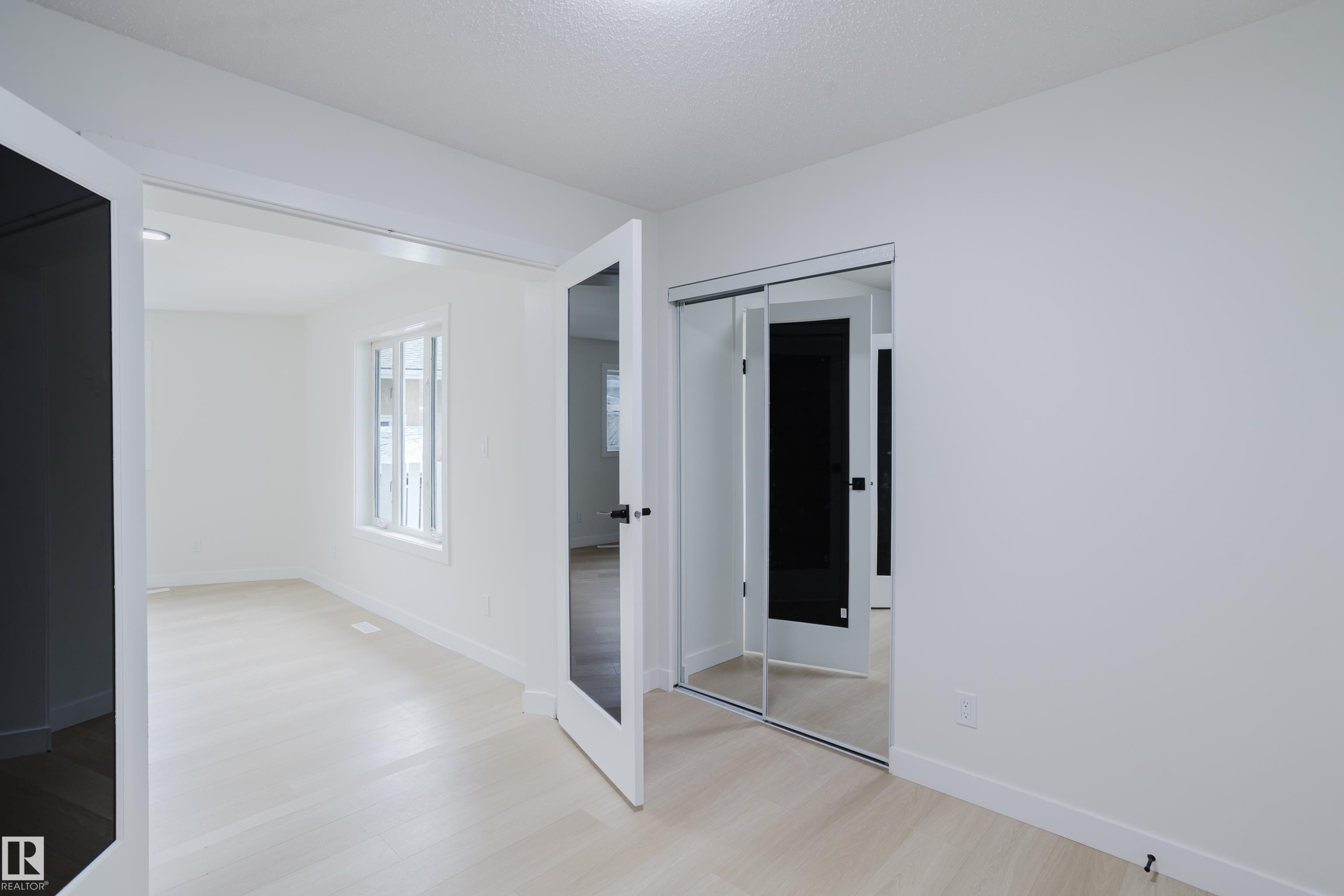 4103 111A Street Nw, Edmonton, AB - Indoor Photo Showing Other Room