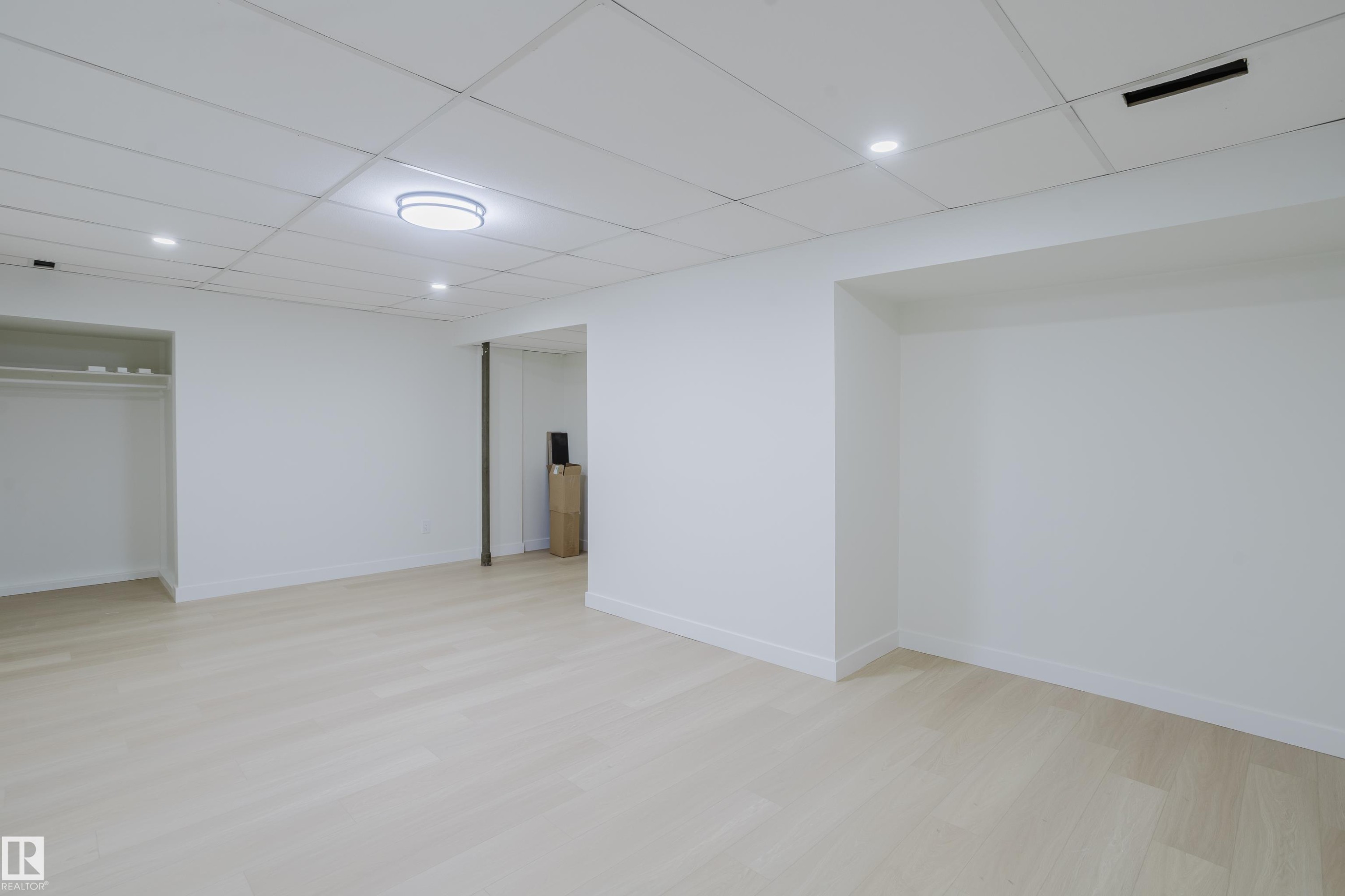 4103 111A Street Nw, Edmonton, AB - Indoor Photo Showing Other Room