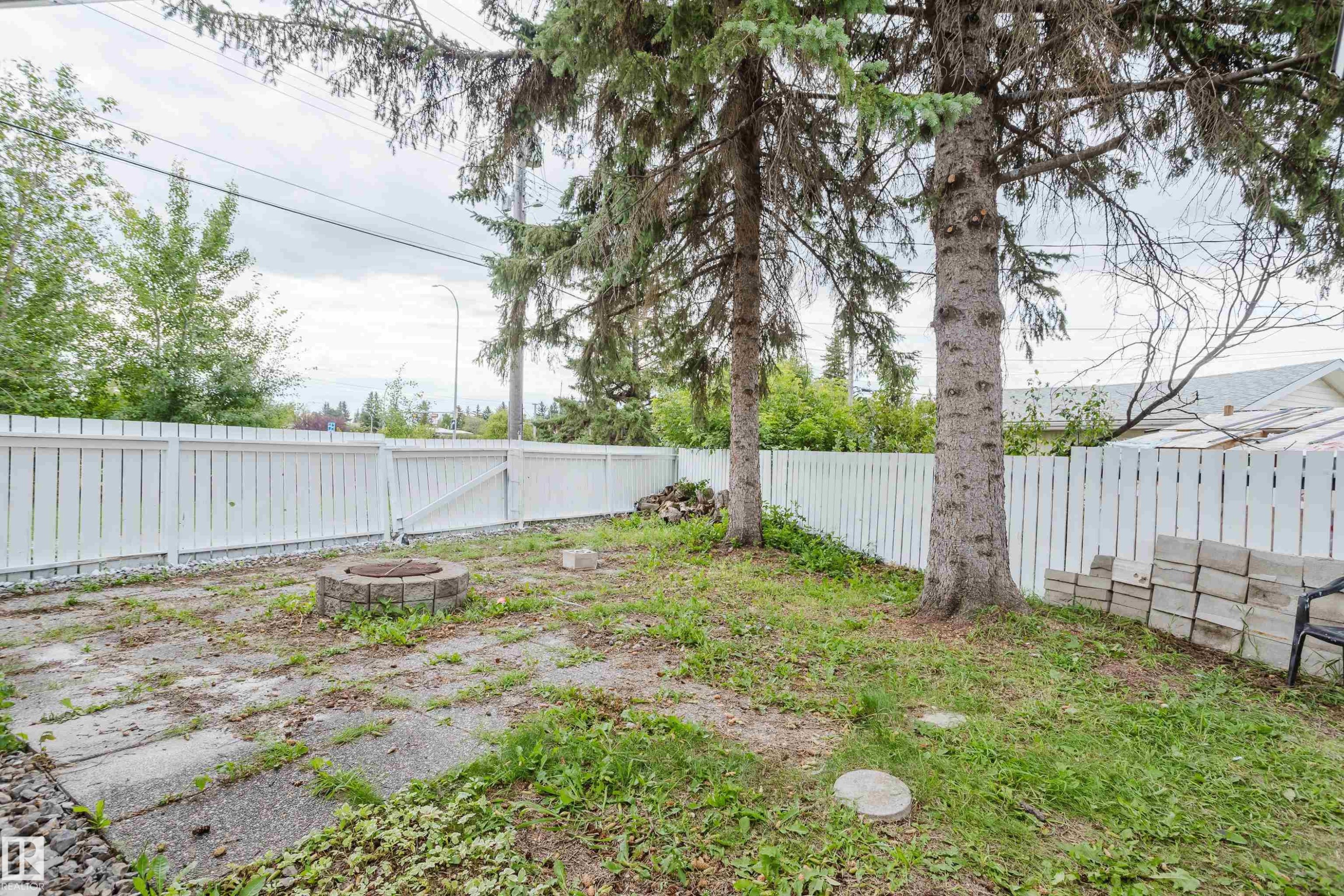 4103 111A Street Nw, Edmonton, AB - Outdoor
