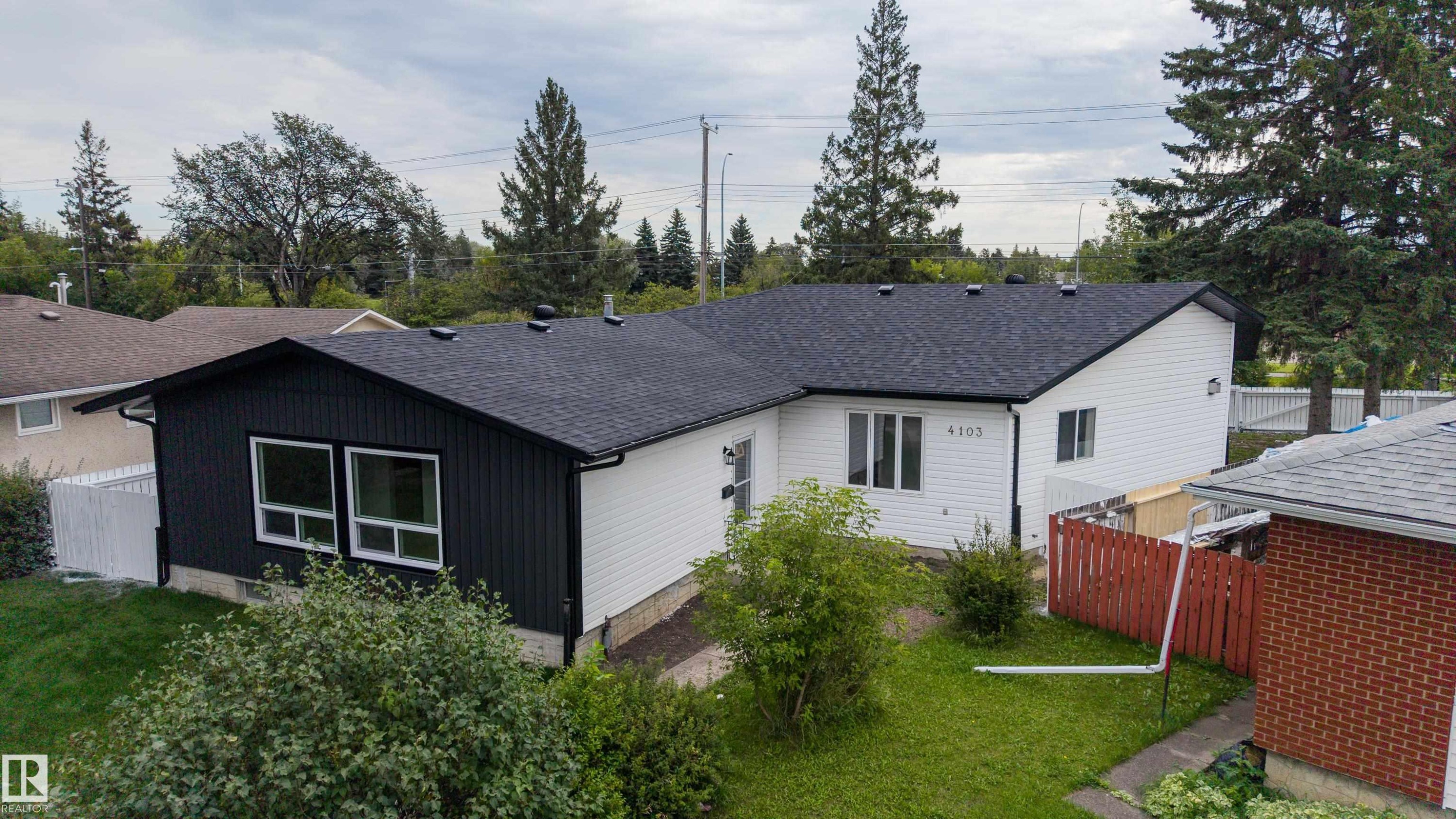 4103 111A Street Nw, Edmonton, AB - Outdoor