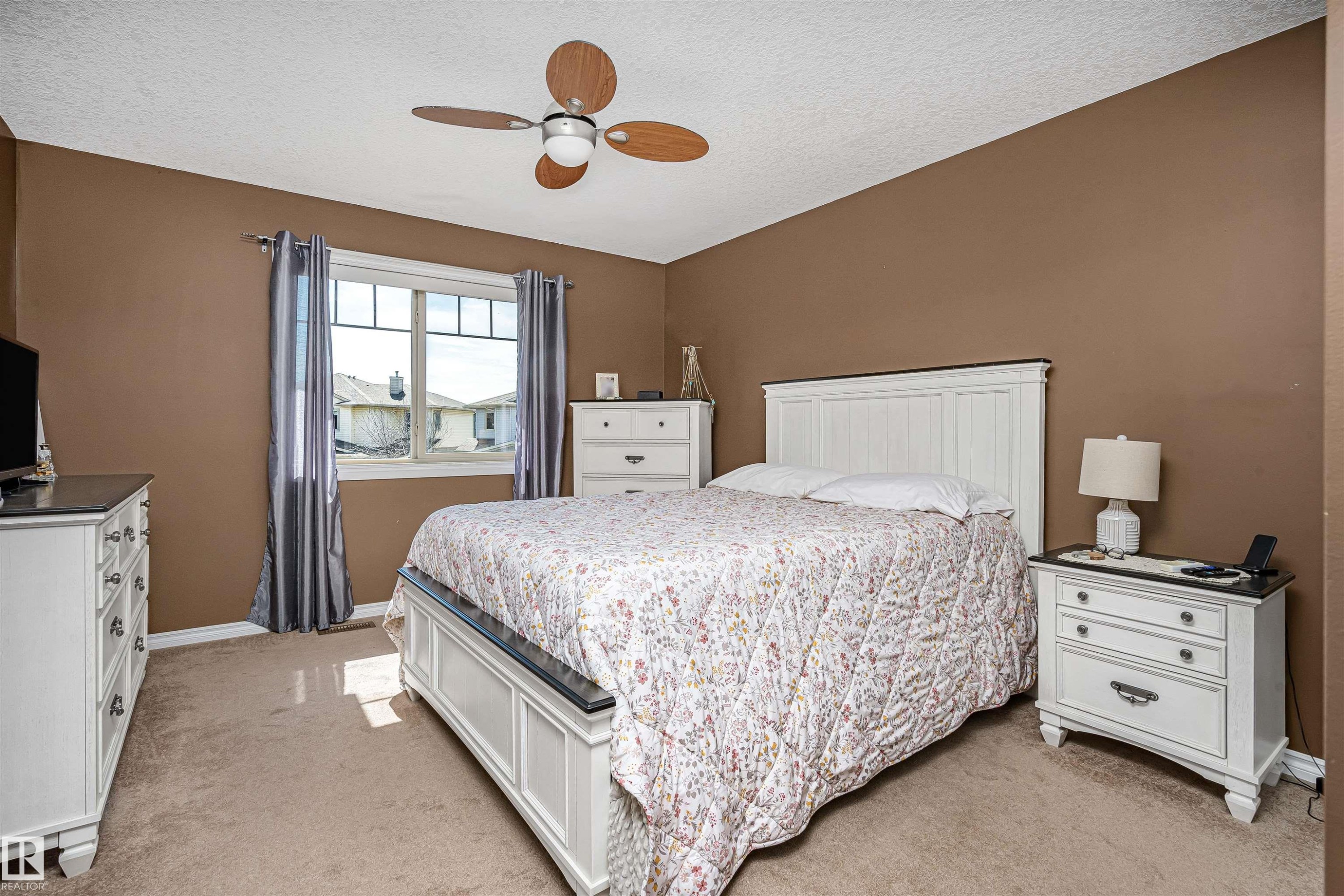 #146 5420 Grant Macewan Bv, Leduc, AB - Indoor Photo Showing Bedroom