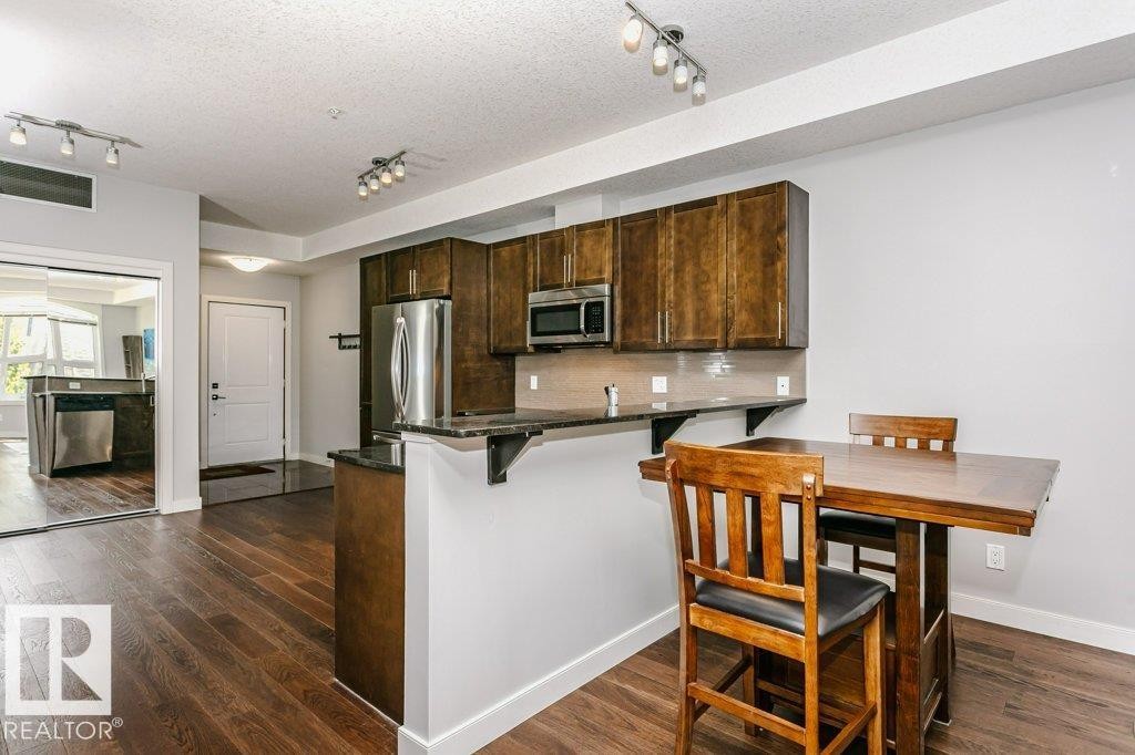 #209 10811 72 Av Nw, Edmonton, AB - Indoor