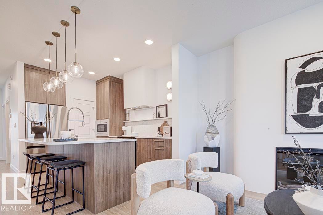 1621 210A Street Nw, Edmonton, AB - Indoor Photo Showing Other Room